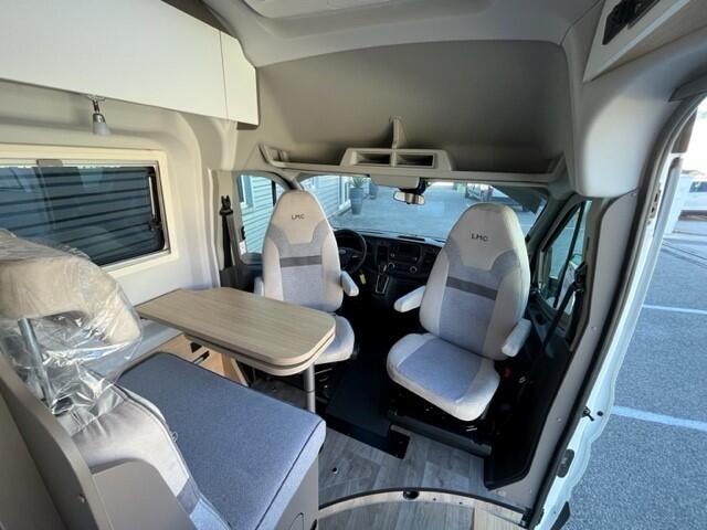 fourgon LMC LMC INNOVAN 590 AUTOMATIQUE NEUF – Image 5