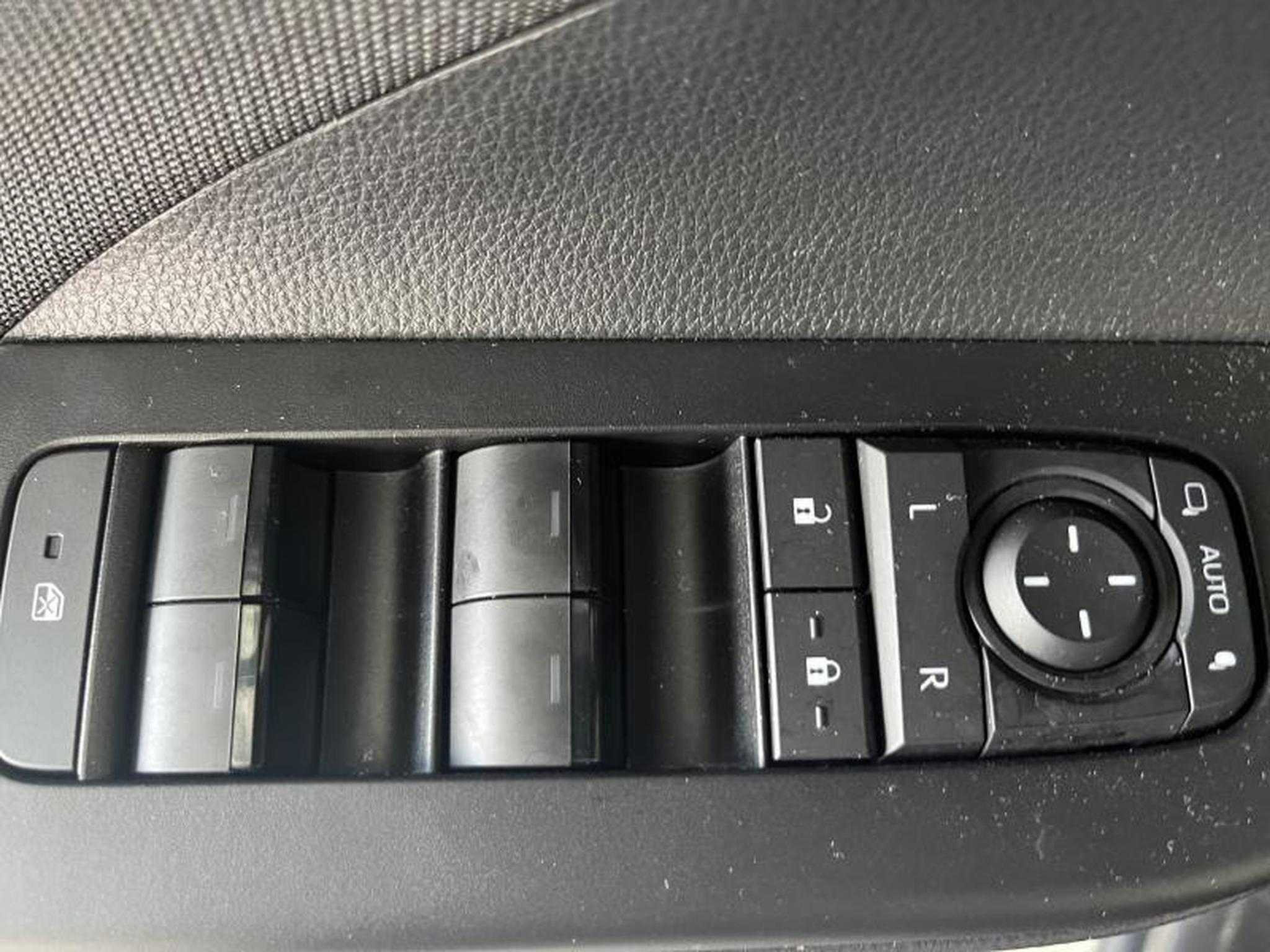 Toyota C-HR – Image 11