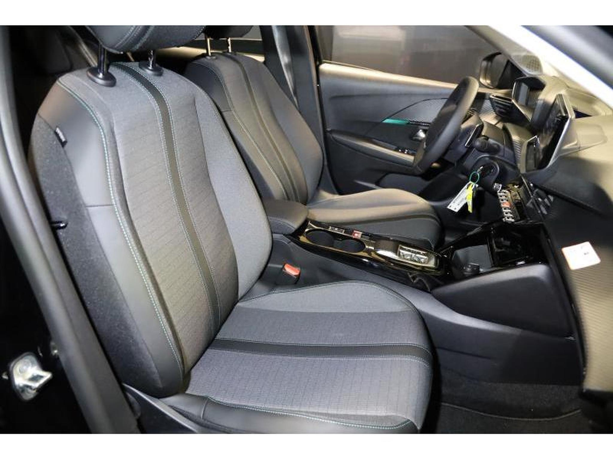 Peugeot 208 – Image 28