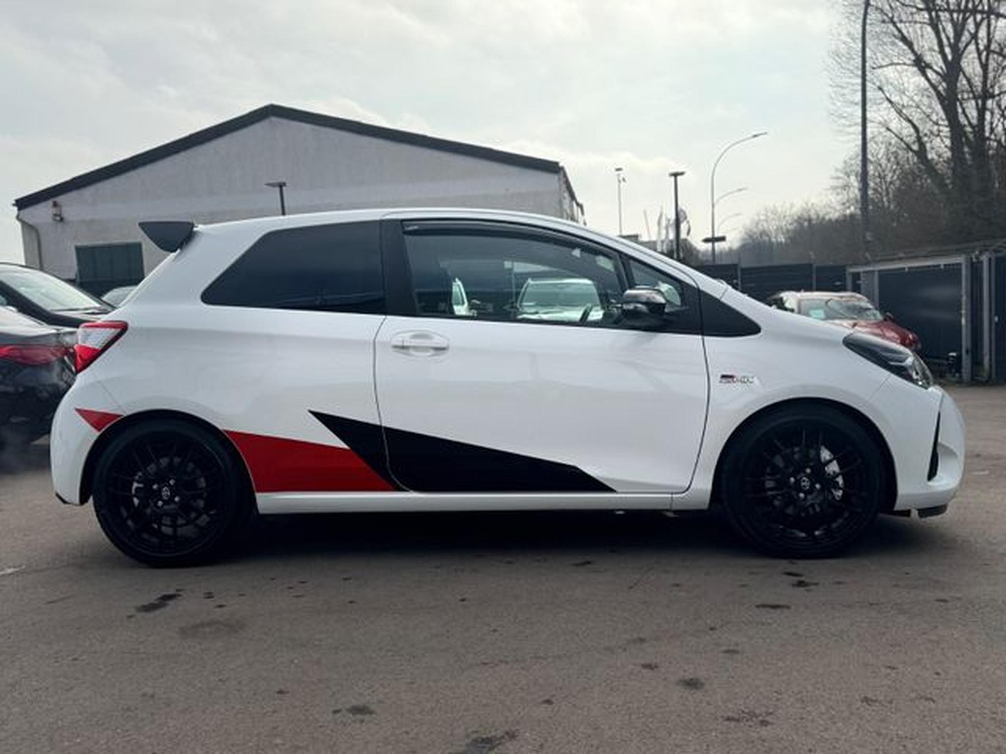 Toyota Yaris – Image 2