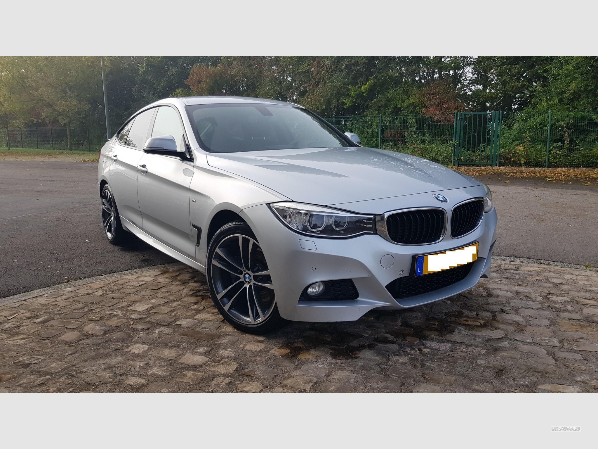 BMW 320 – Image 11