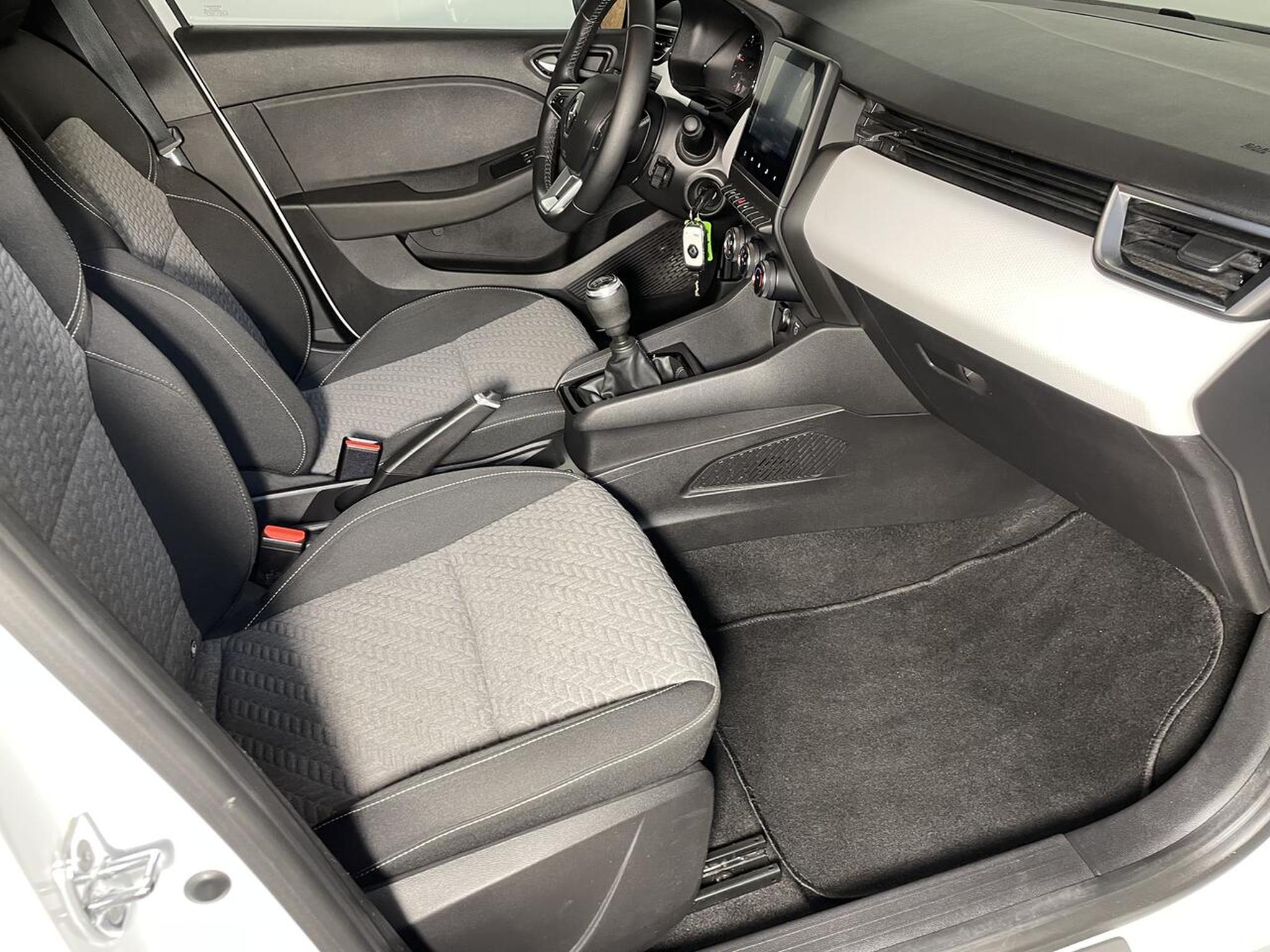 Renault Clio – Image 6