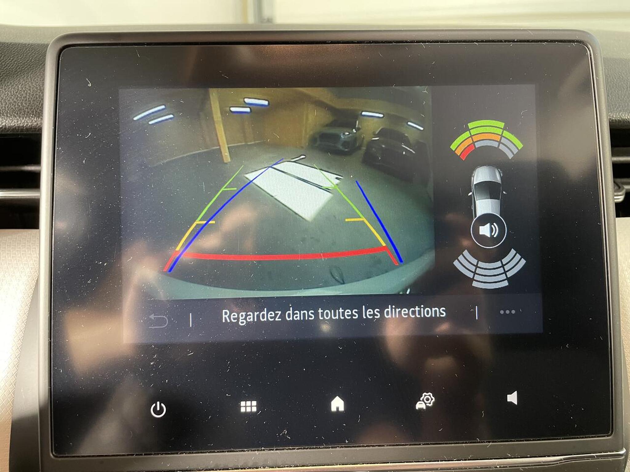 Renault Clio – Image 8