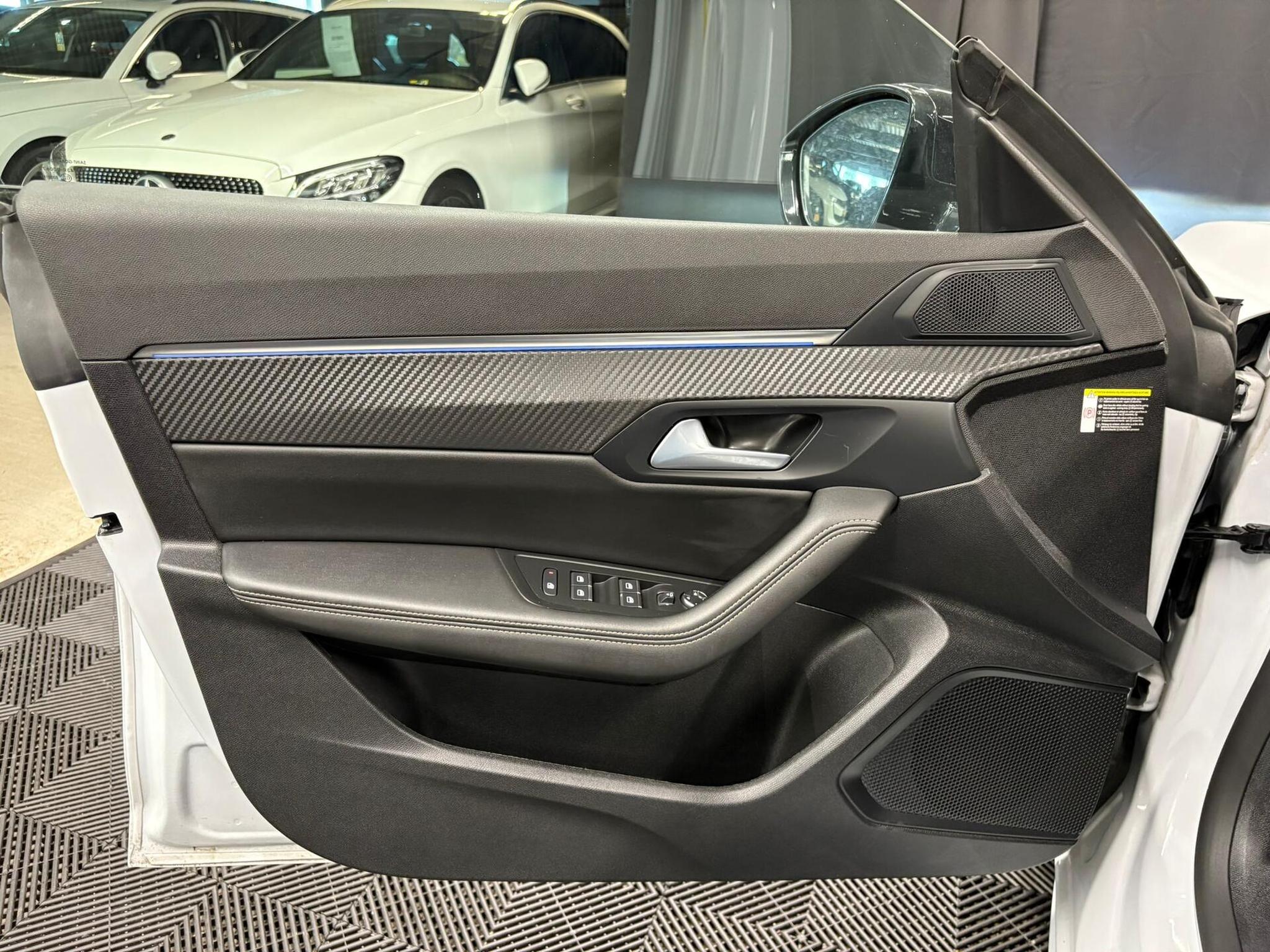 Peugeot 208 – Image 10