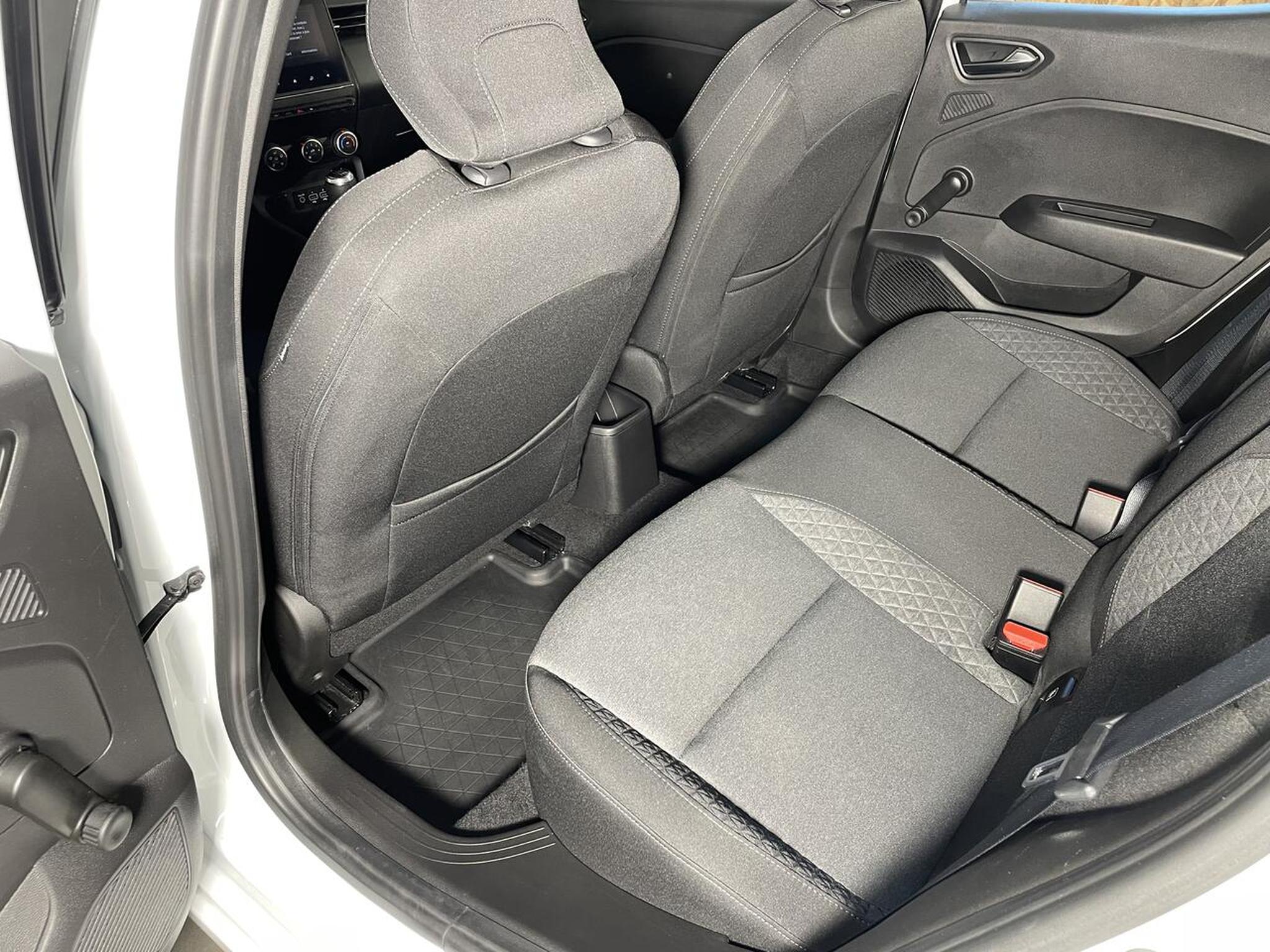 Renault Clio – Image 12