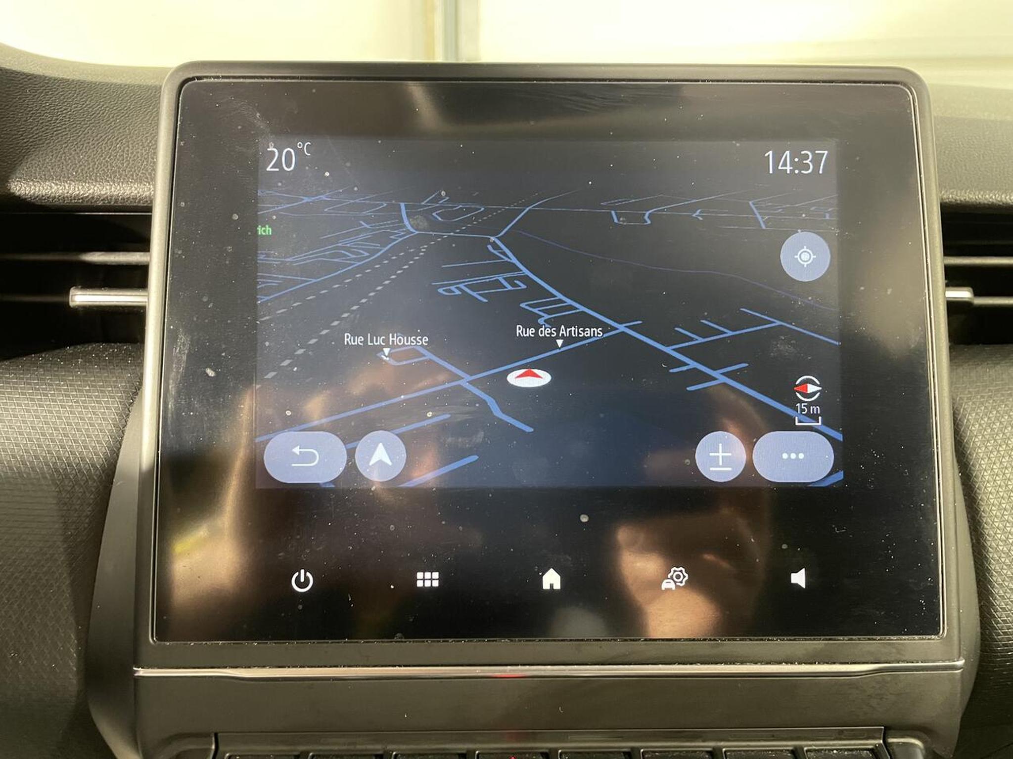 Renault Clio – Image 8