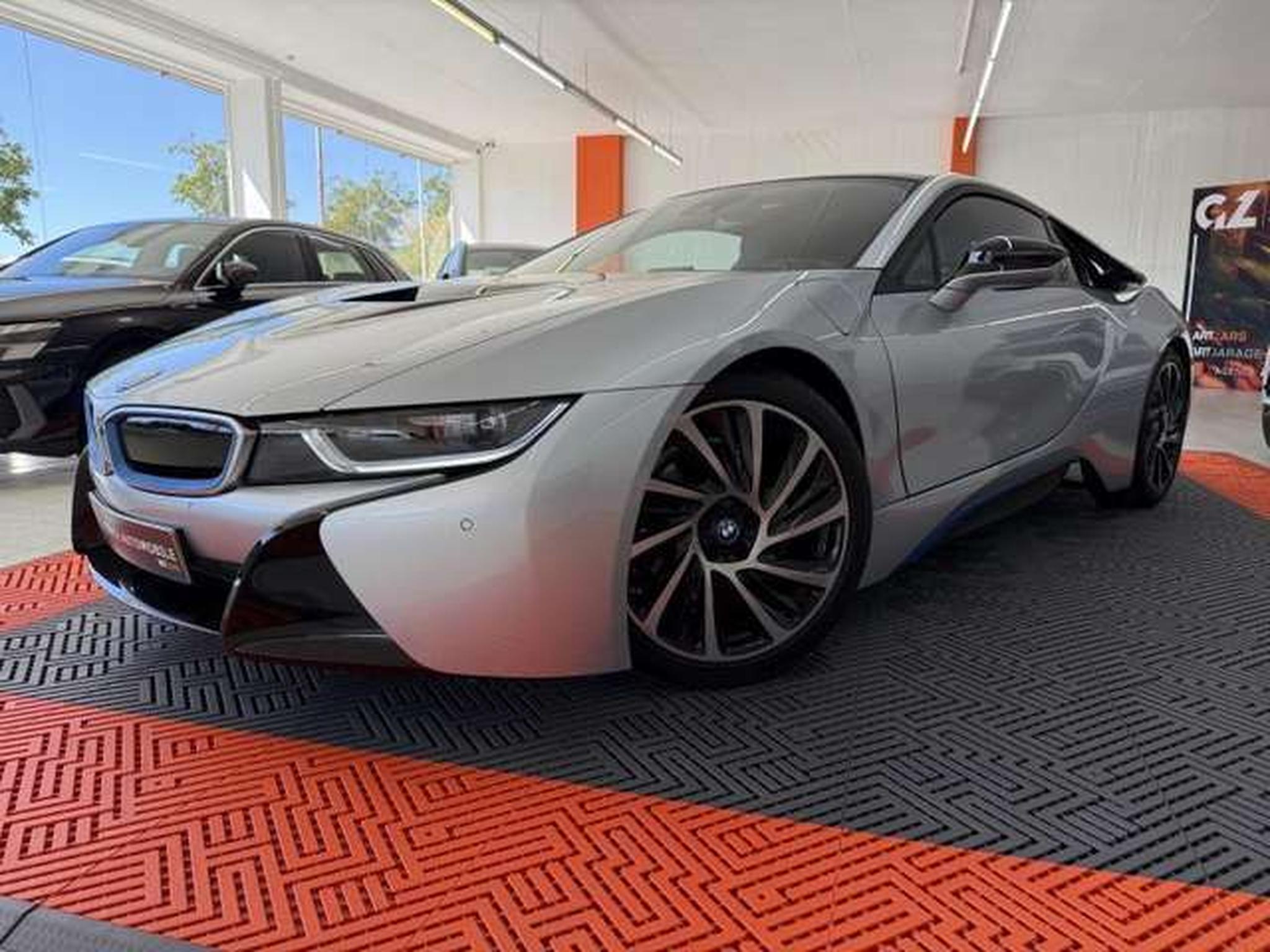BMW i8