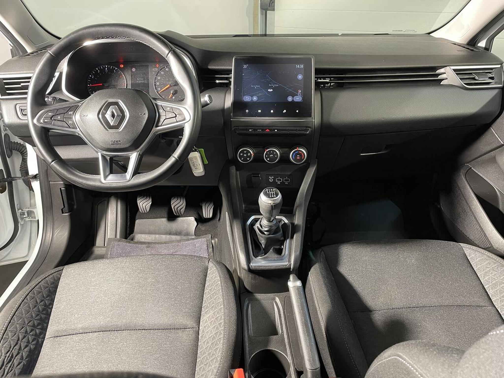 Renault Clio – Image 13