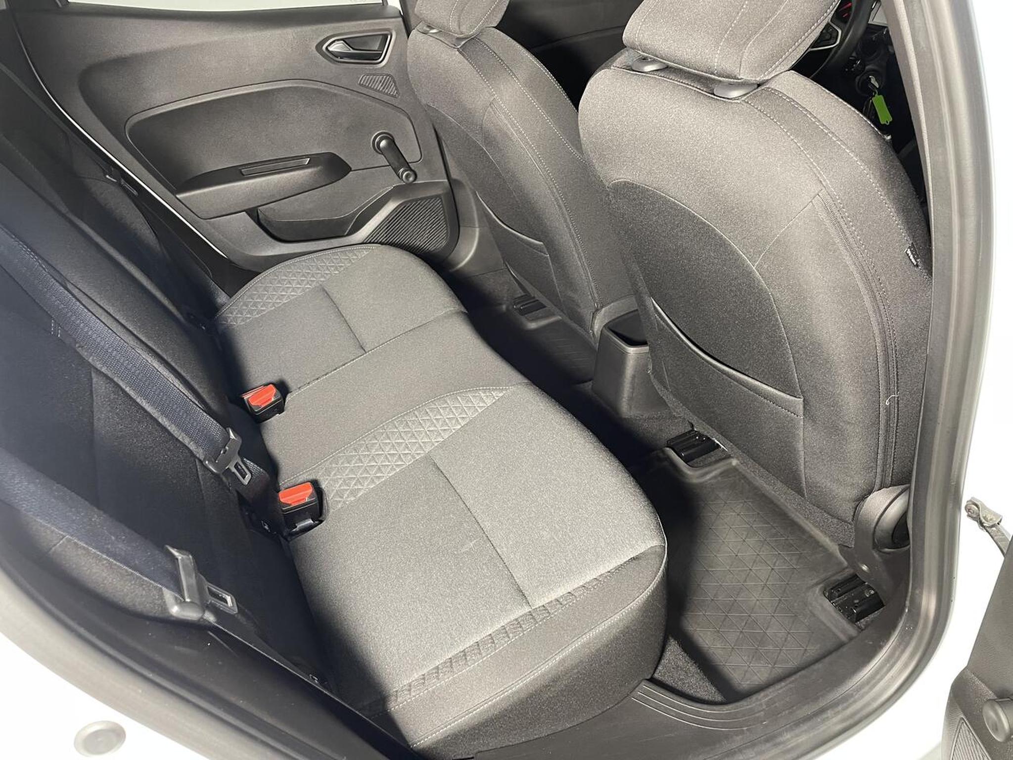 Renault Clio – Image 7