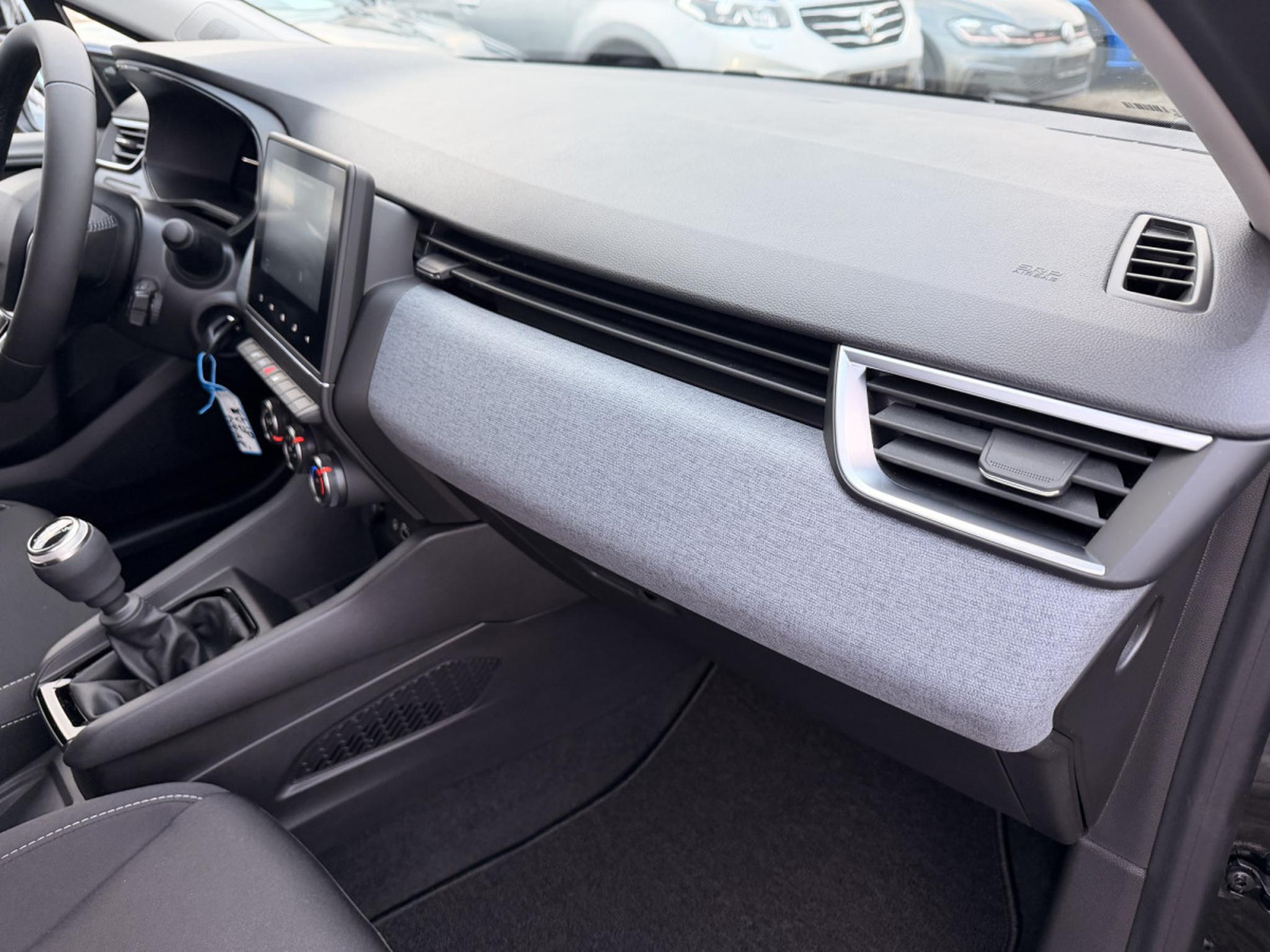 Renault Clio – Image 15