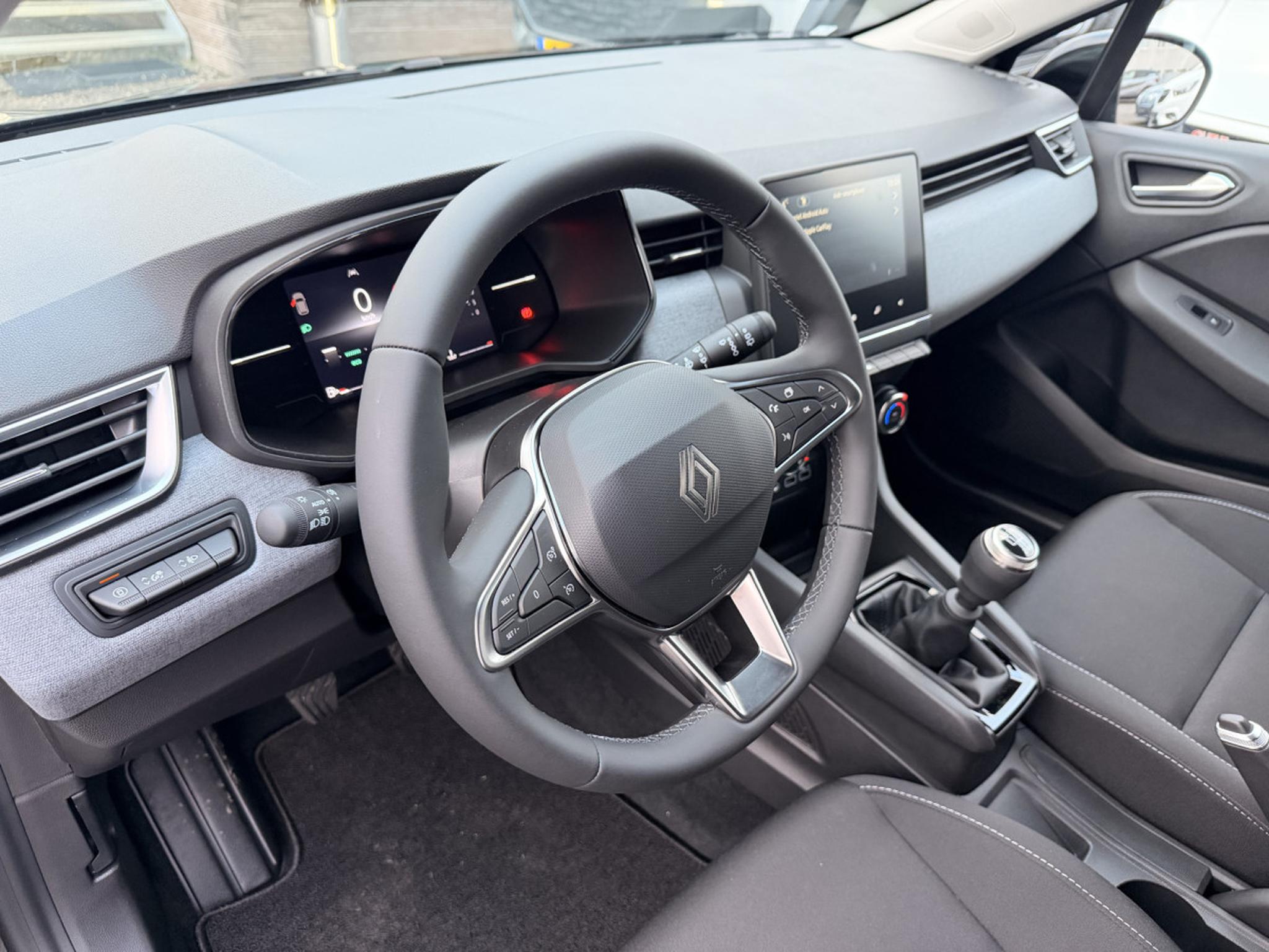 Renault Clio – Image 16