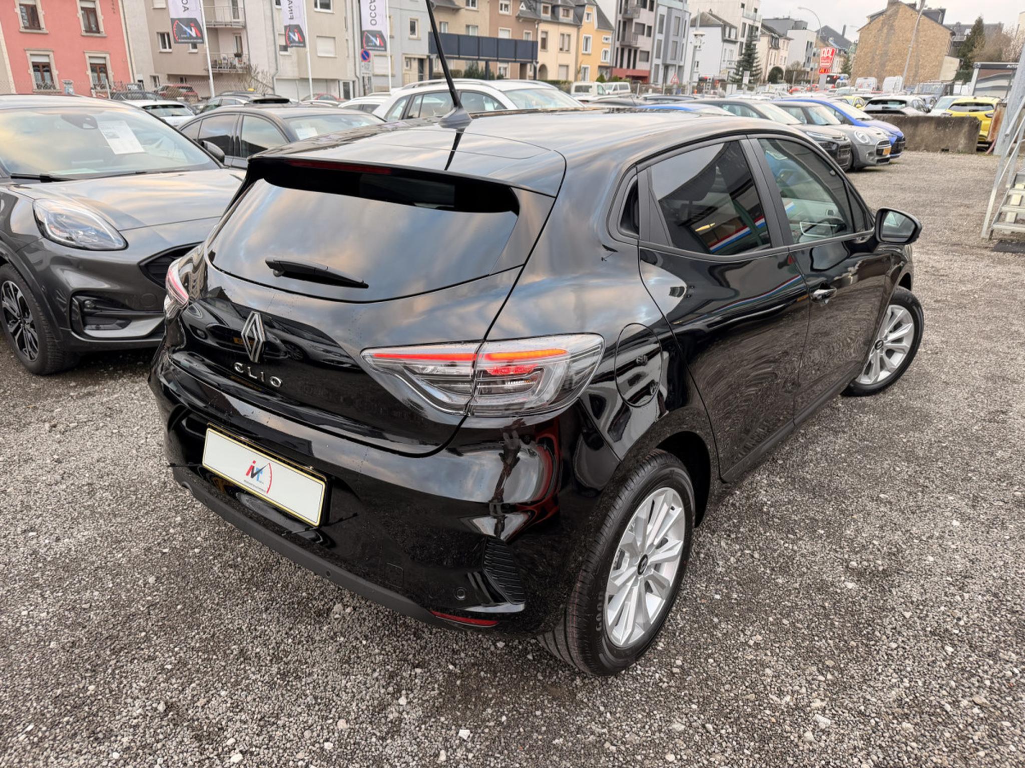 Renault Clio – Image 6