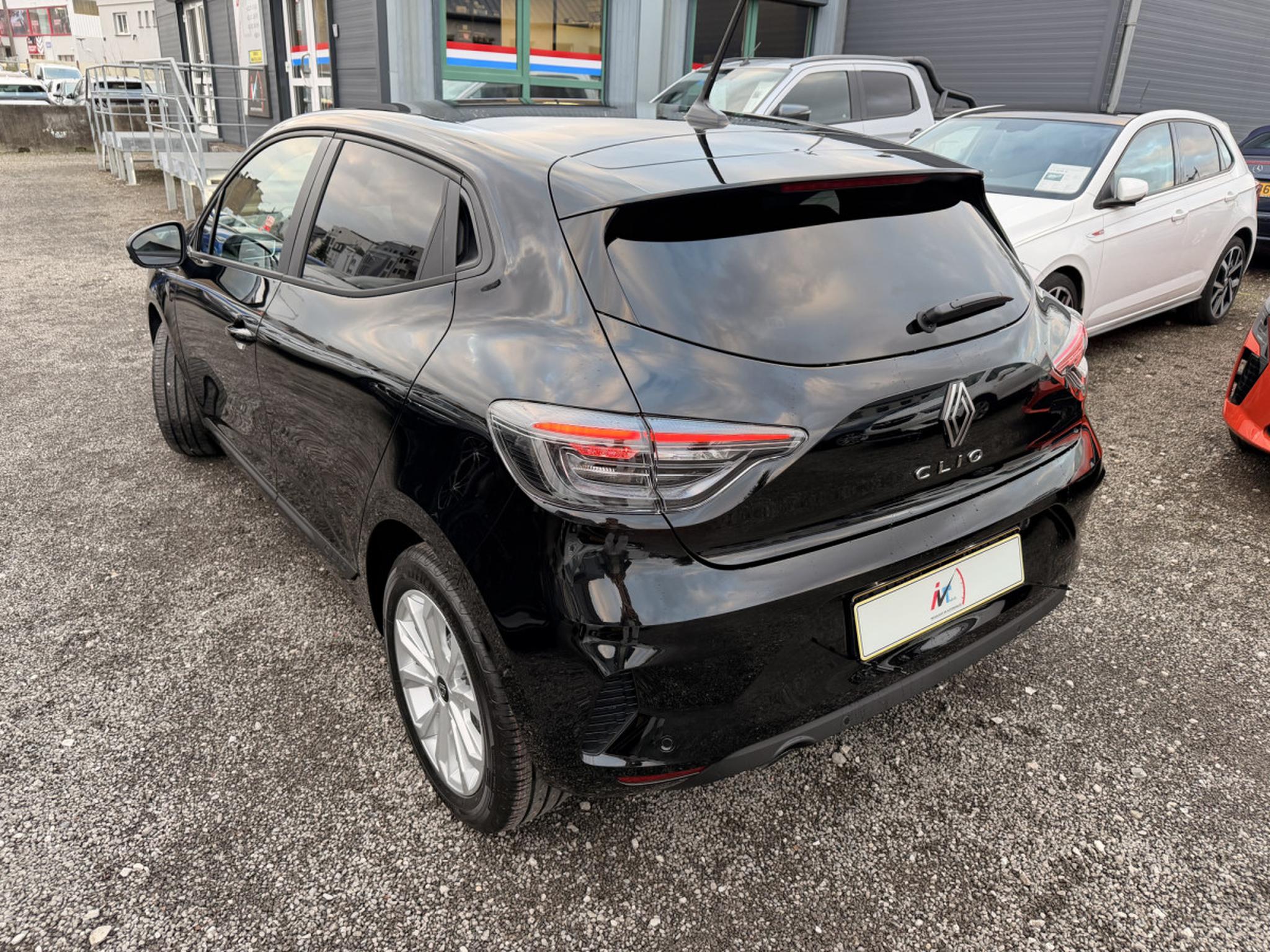 Renault Clio – Image 9