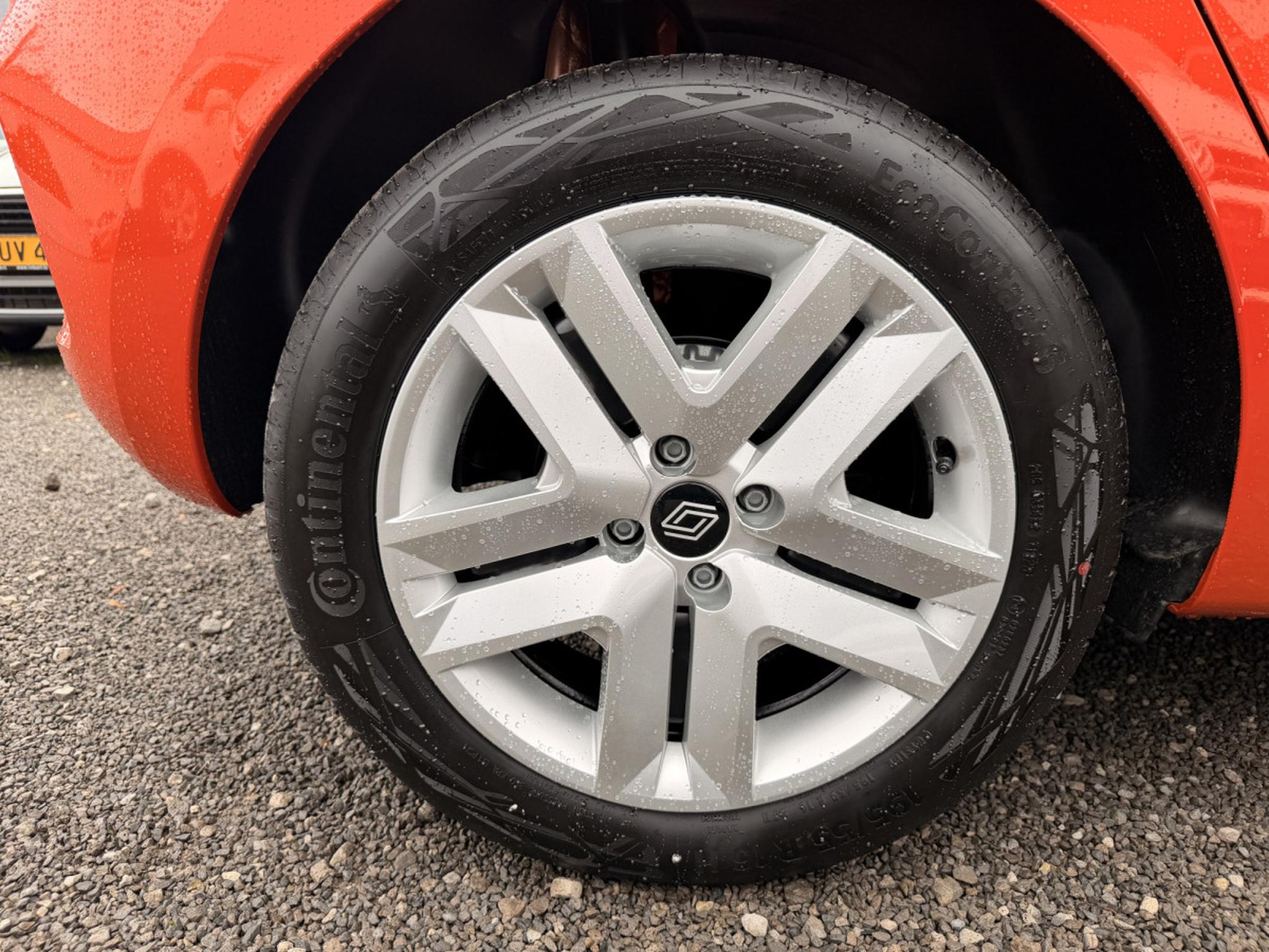 Renault Clio – Image 8