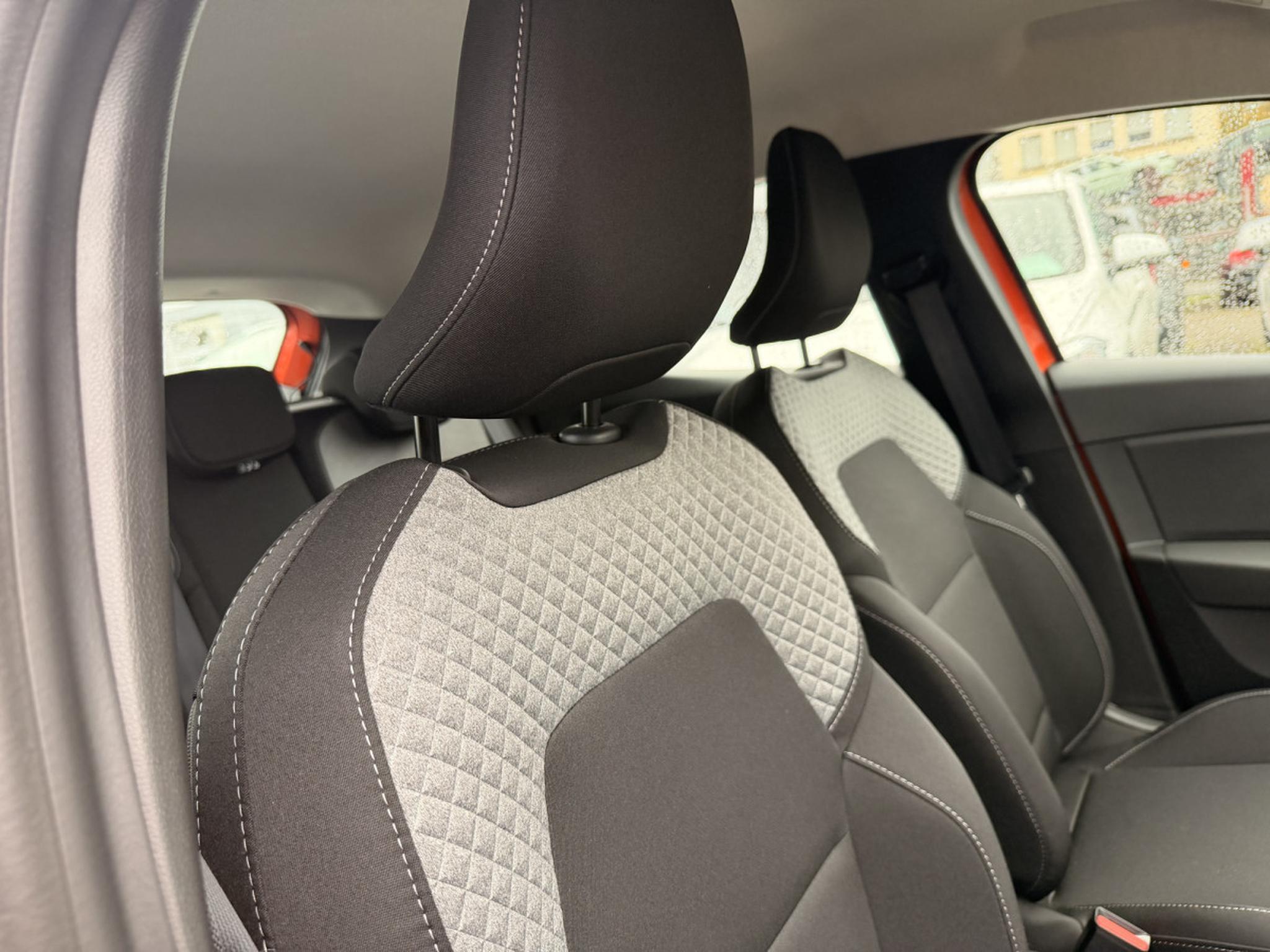 Renault Clio – Image 6