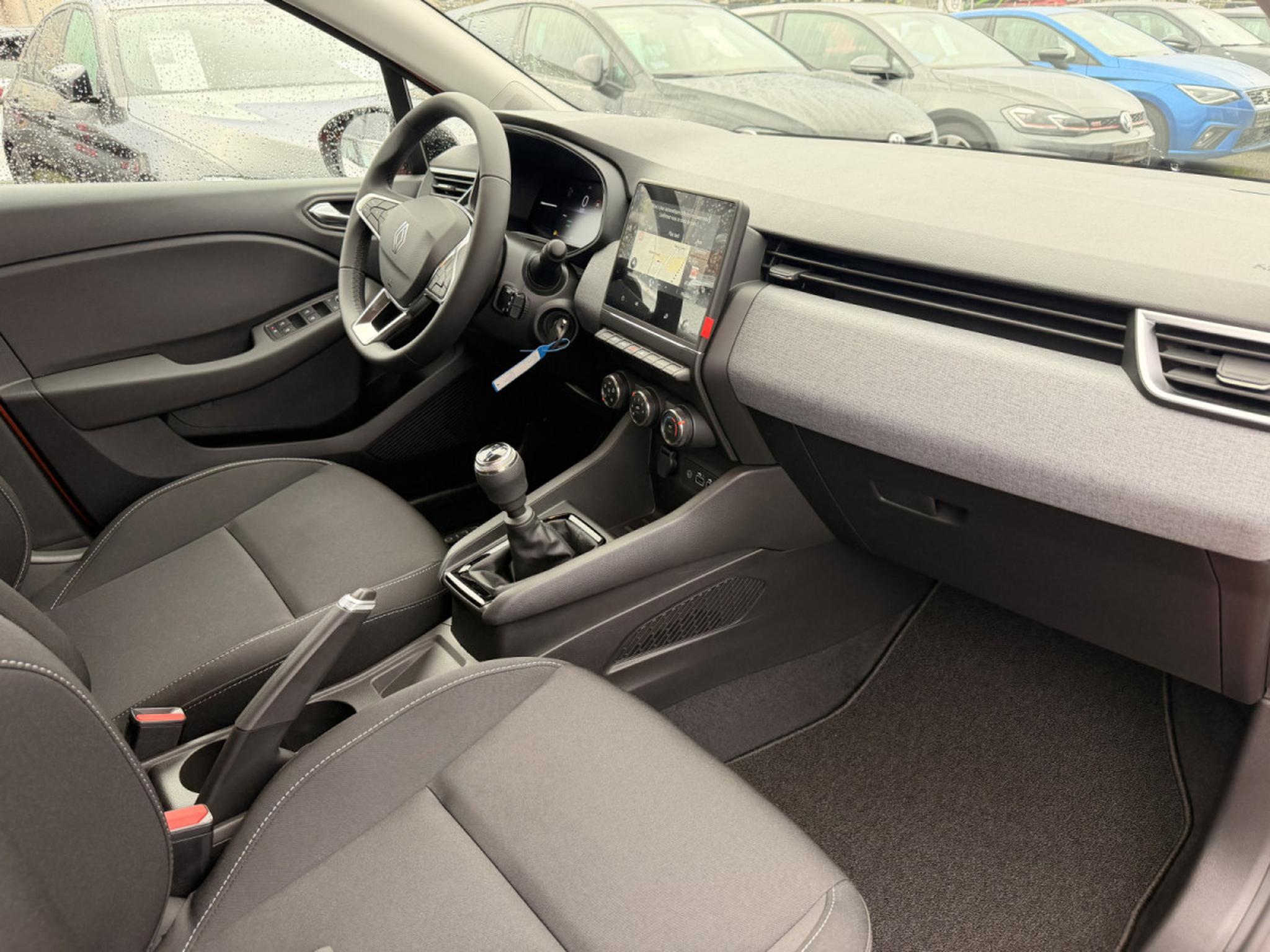 Renault Clio – Image 16