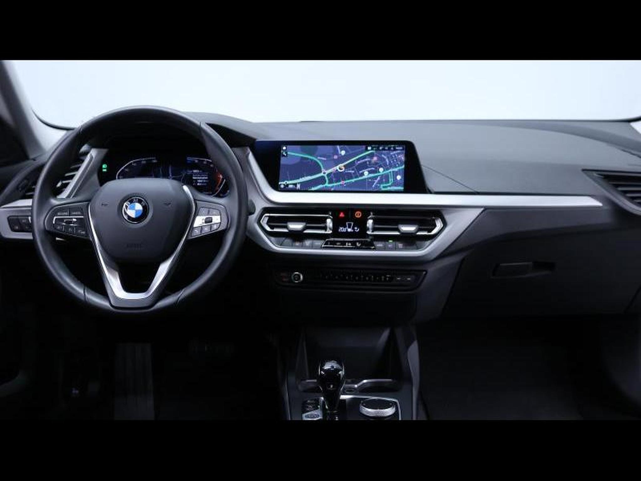 BMW 220 – Image 13