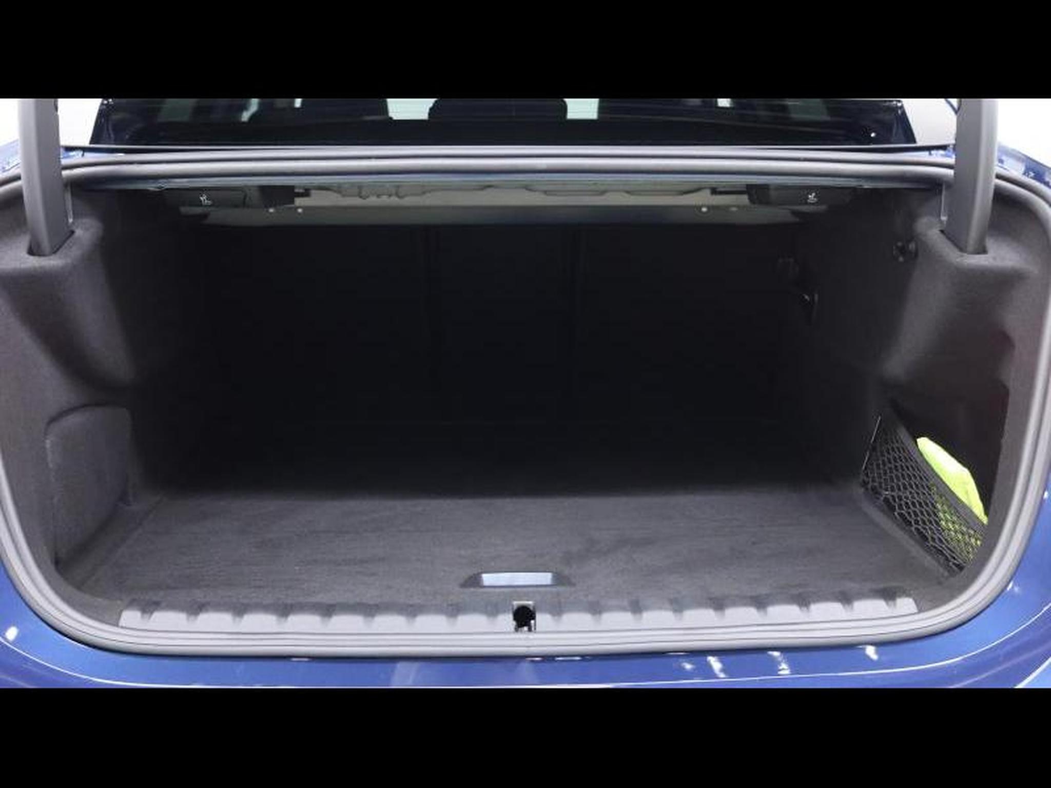 BMW 220 – Image 20