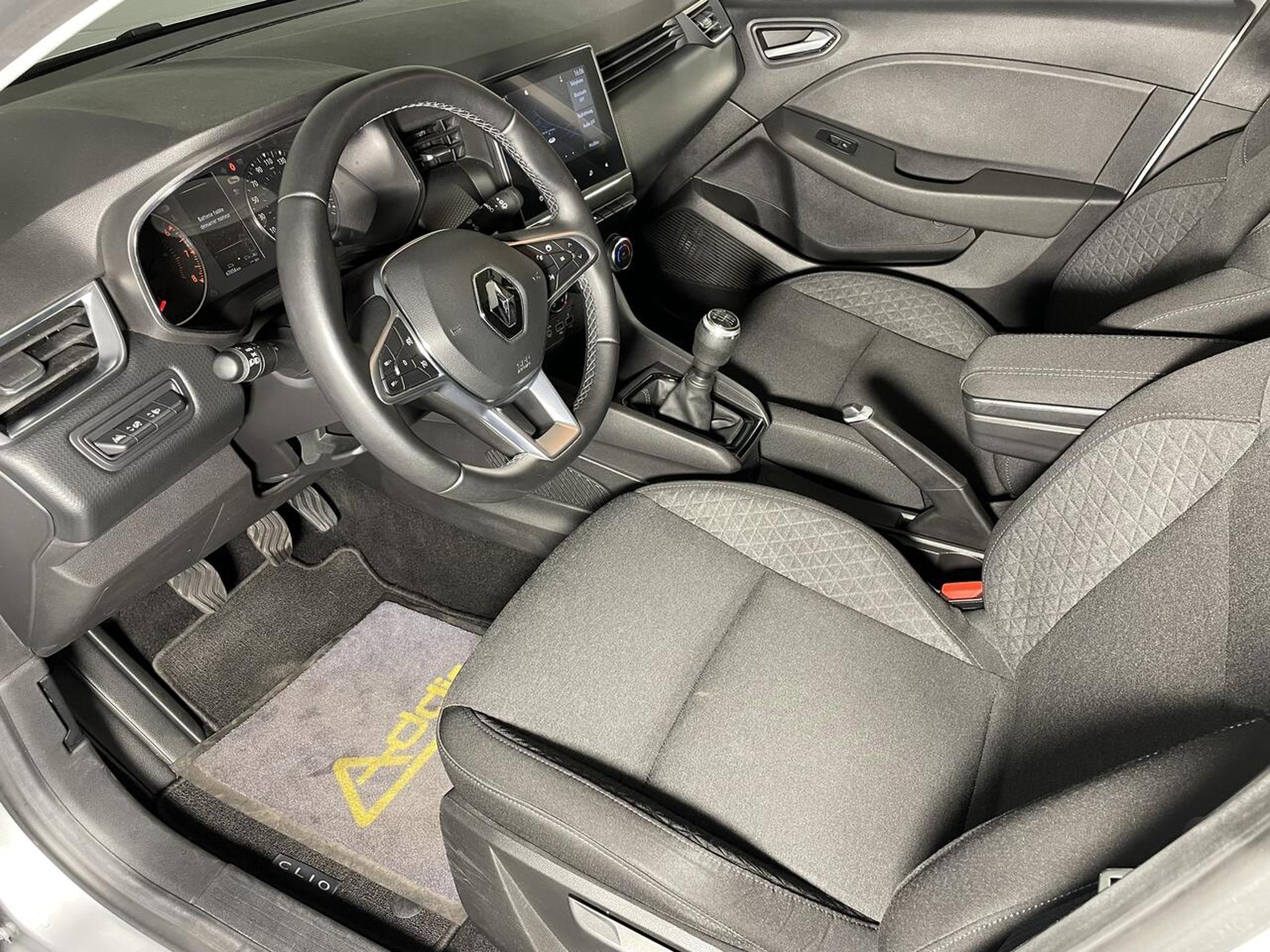 Renault Clio – Image 11