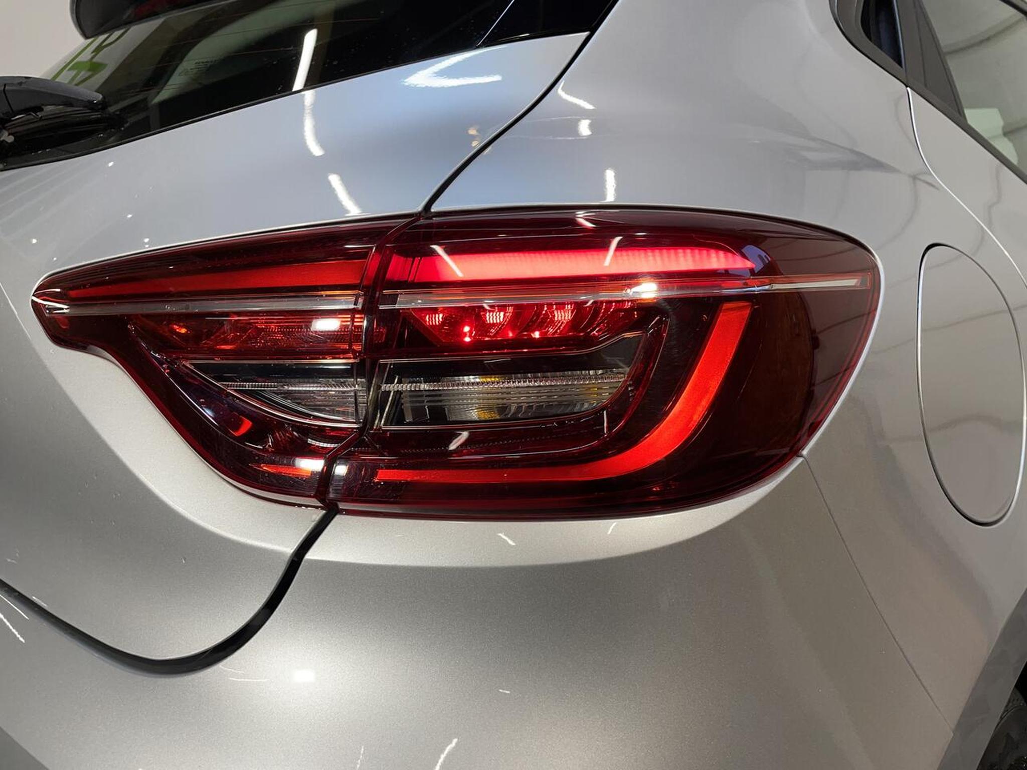 Renault Clio – Image 2