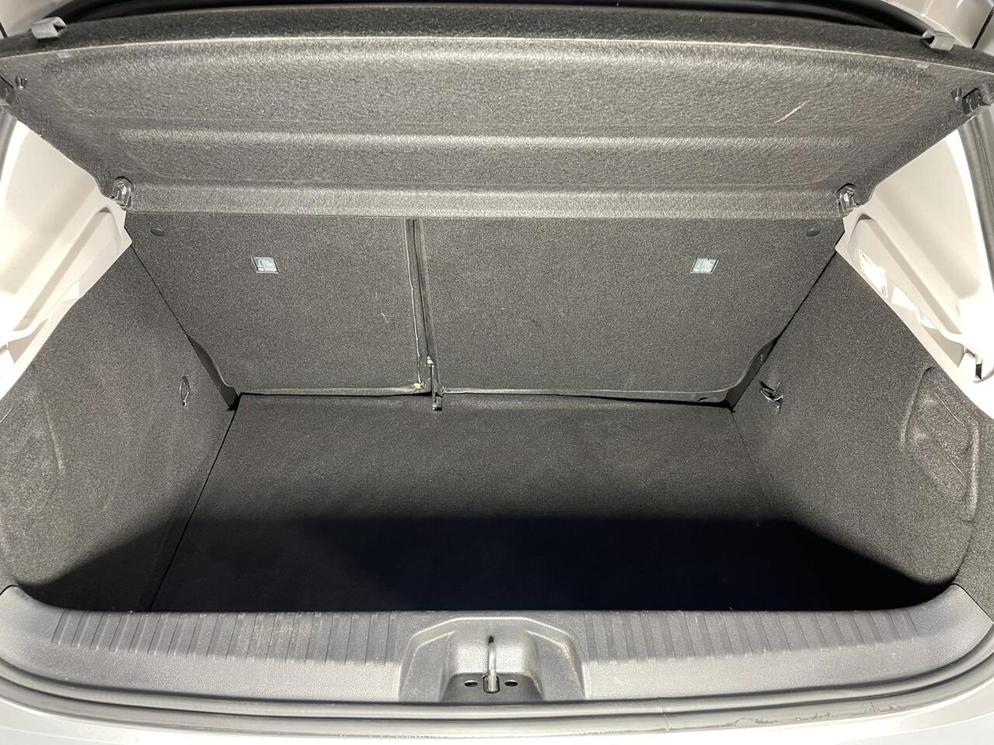 Renault Clio – Image 12