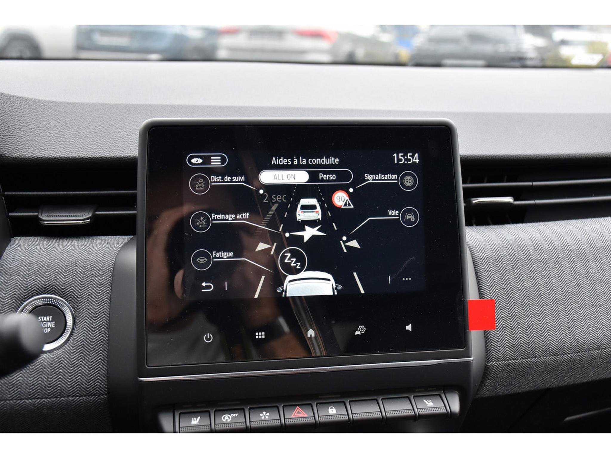 Renault Clio – Image 9