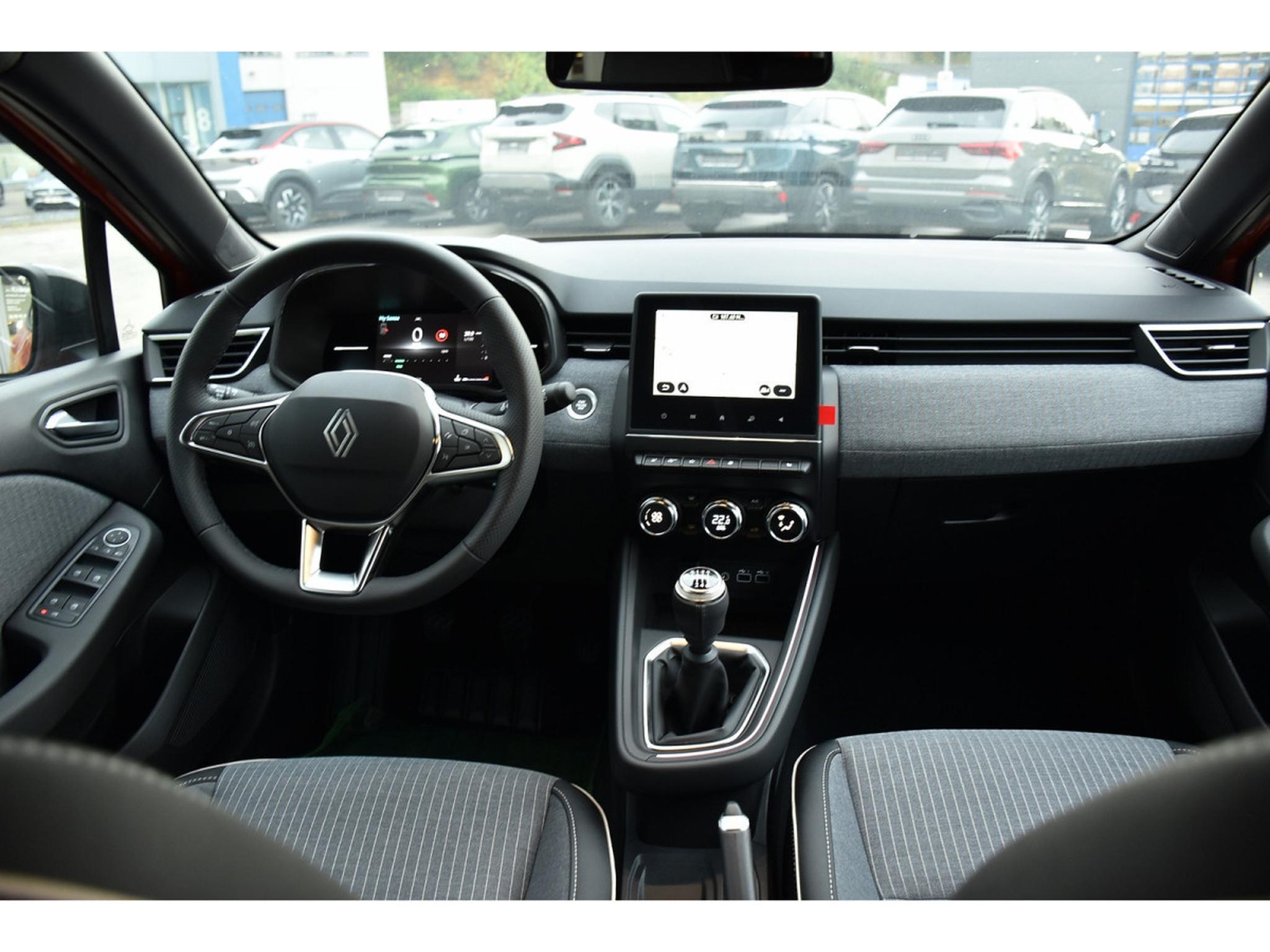 Renault Clio – Image 12