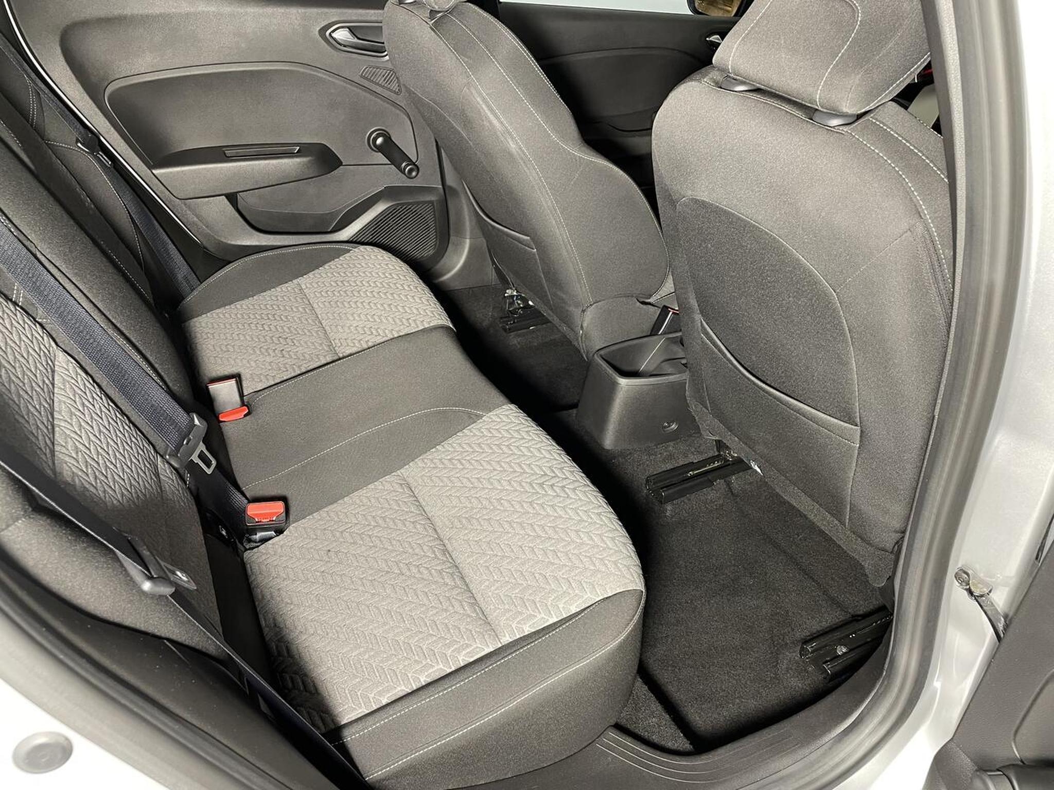 Renault Clio – Image 7