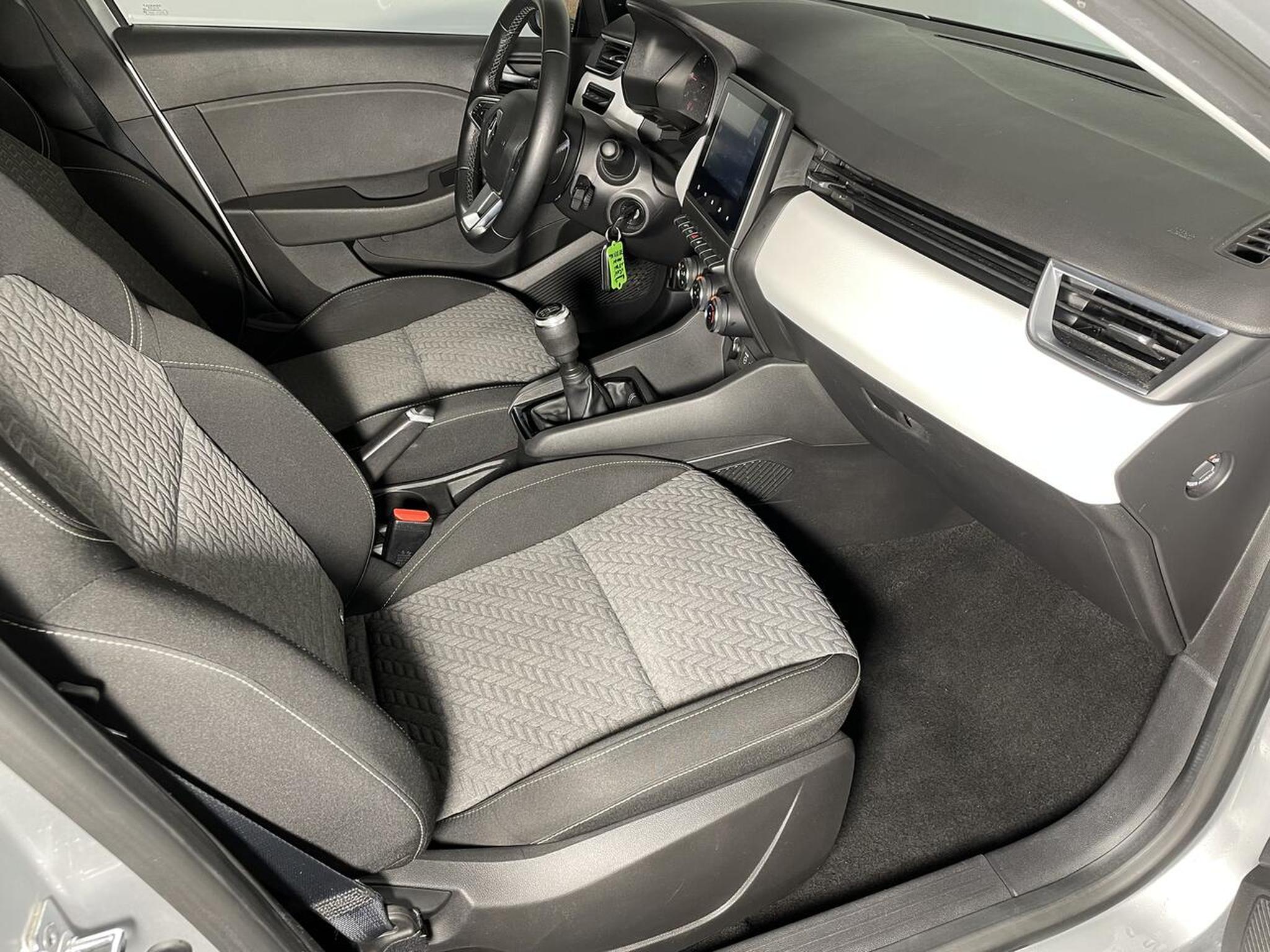 Renault Clio – Image 6