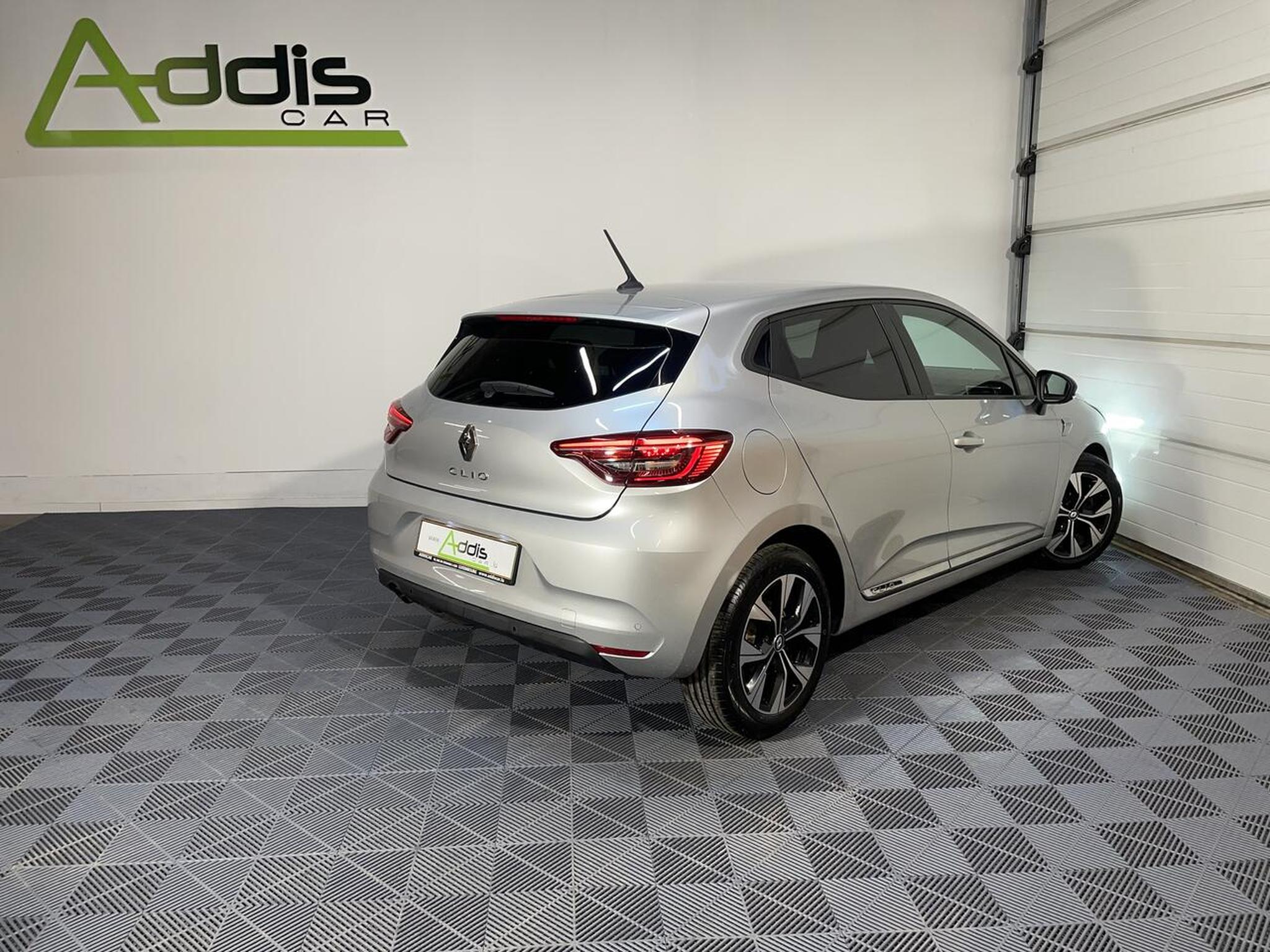 Renault Clio – Image 11