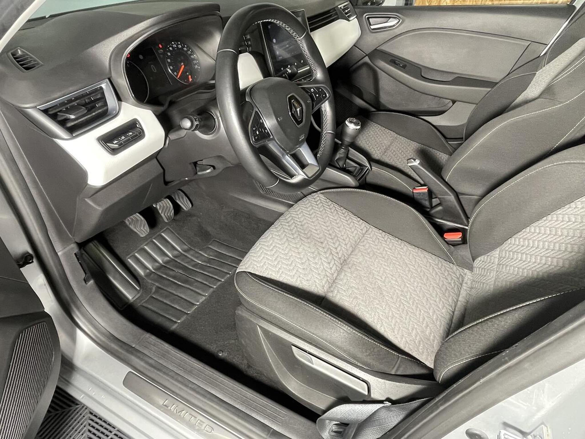 Renault Clio – Image 7