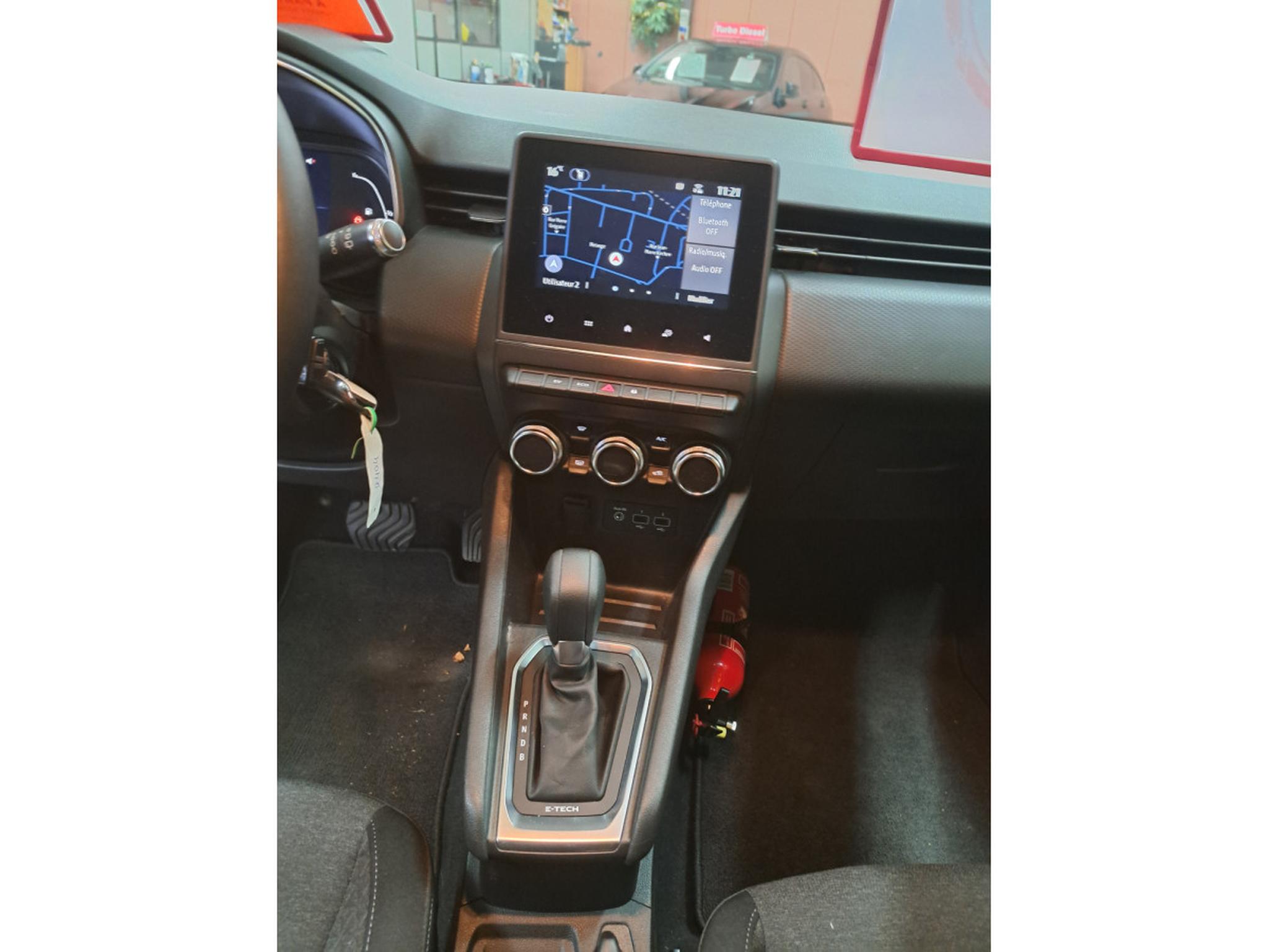 Renault Clio – Image 12