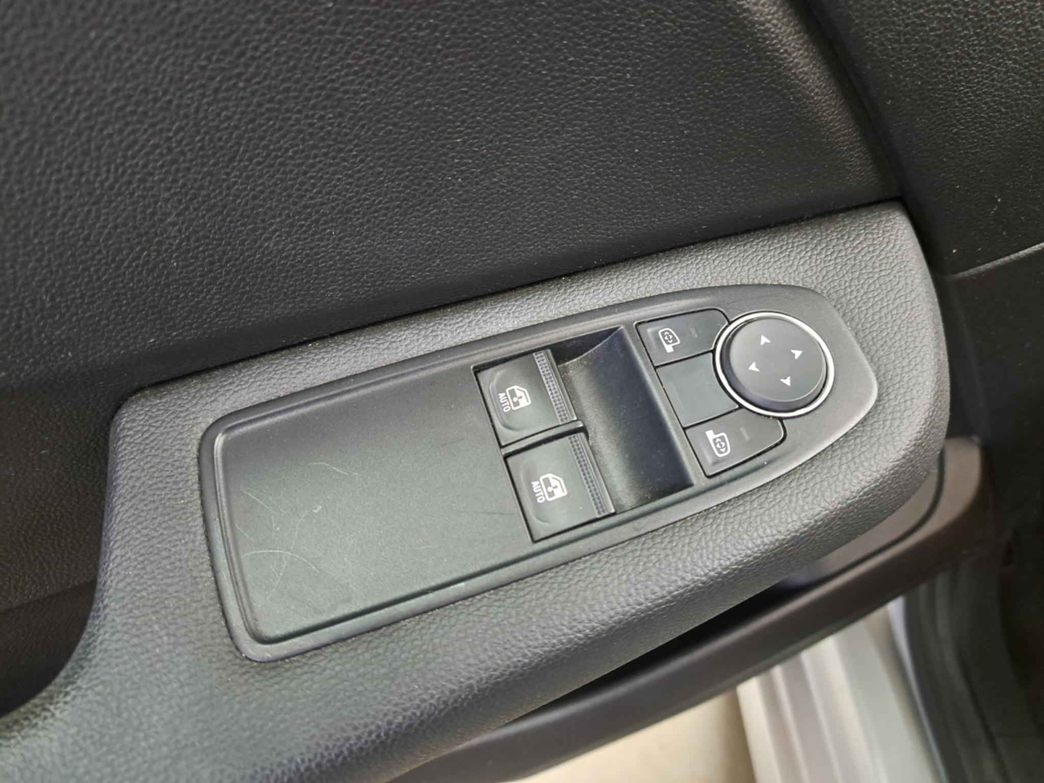 Renault Clio – Image 4