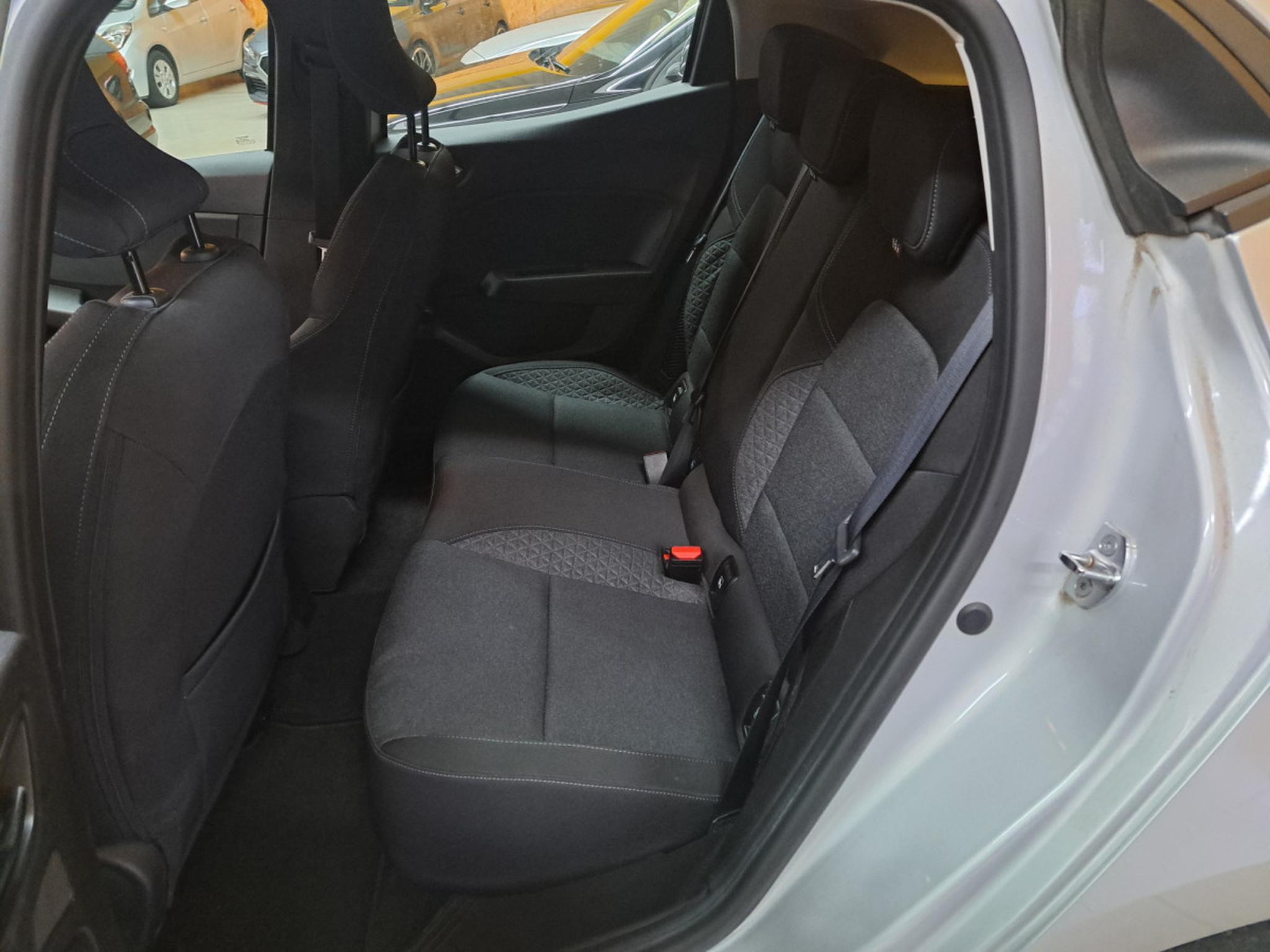 Renault Clio – Image 2