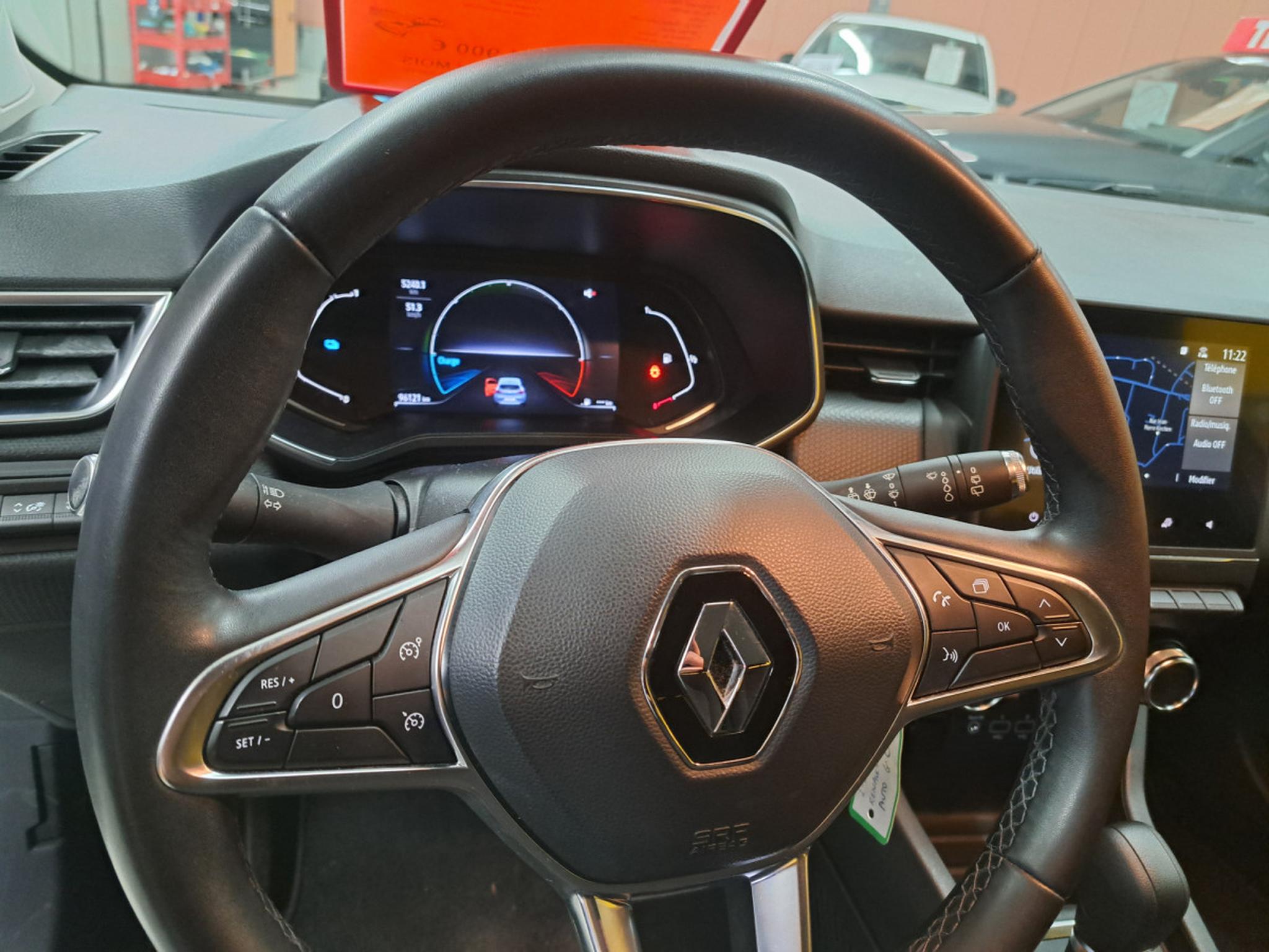 Renault Clio – Image 8