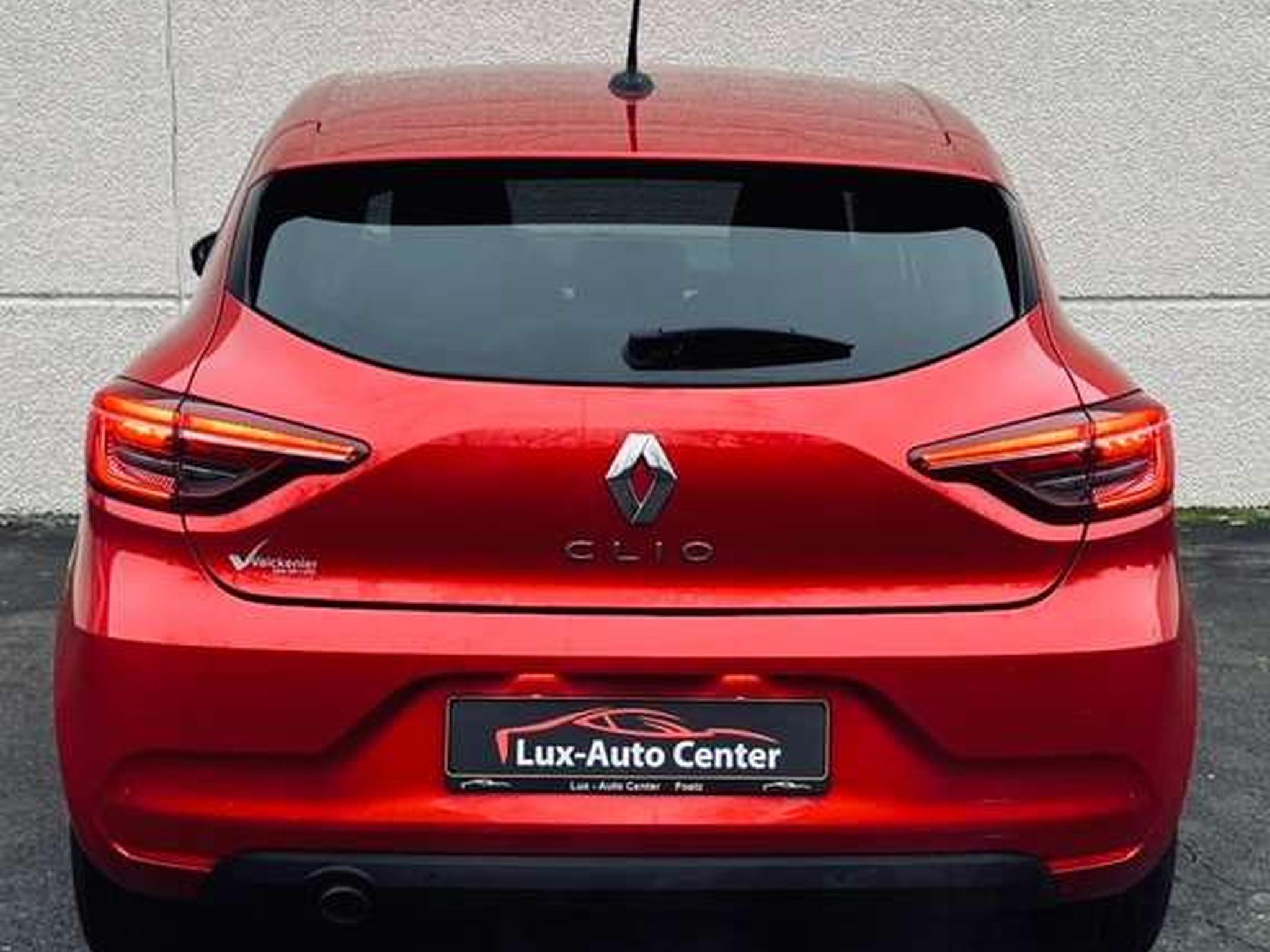 Renault Clio – Image 8