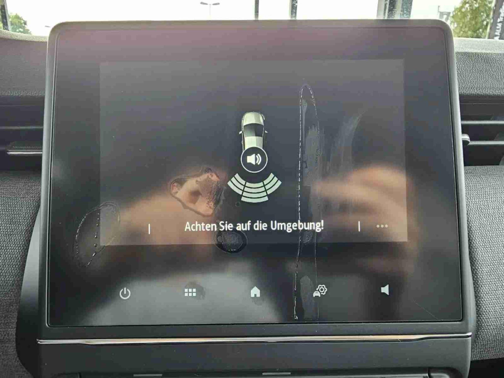 Renault Clio – Image 7