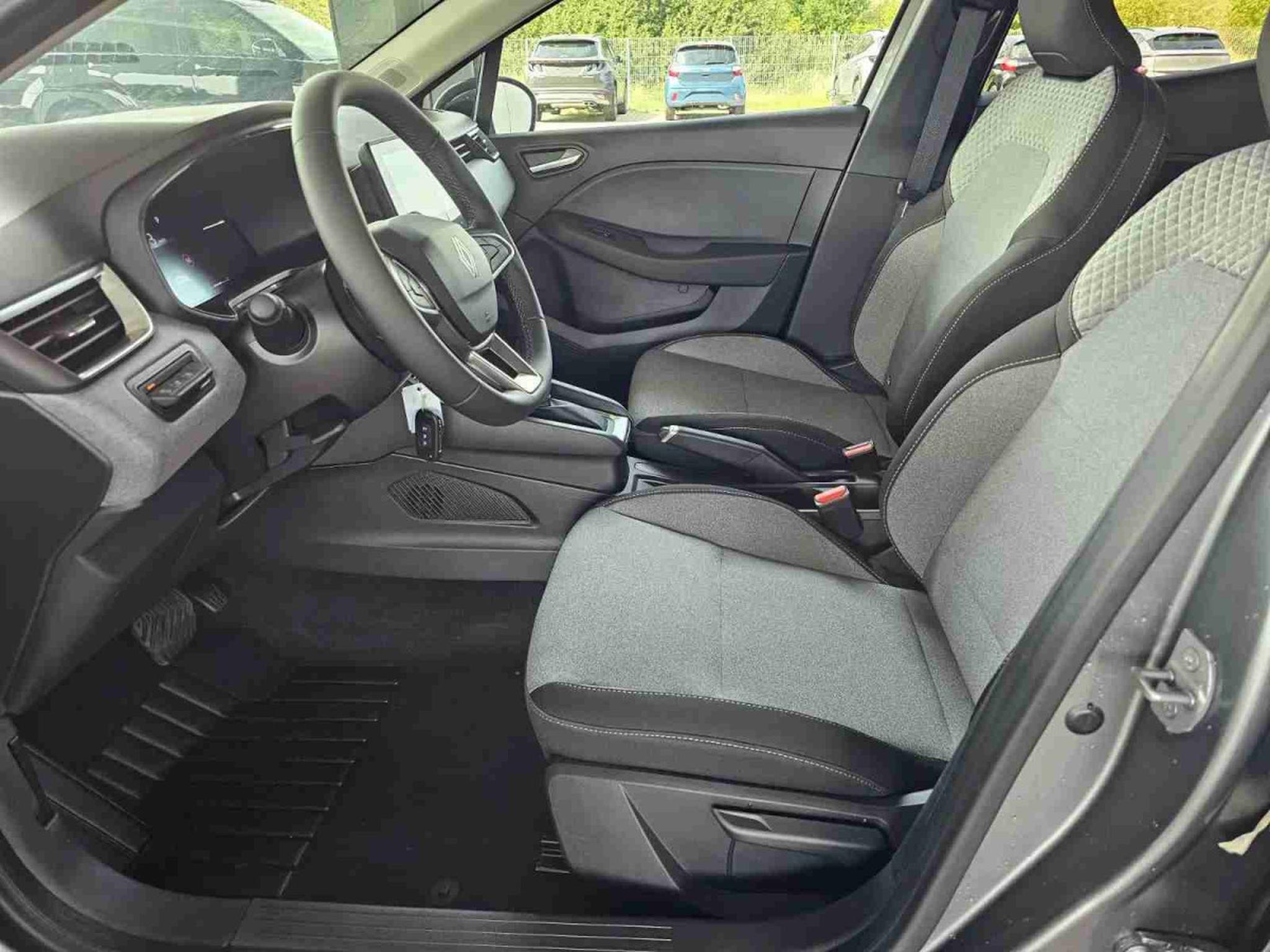 Renault Clio – Image 13