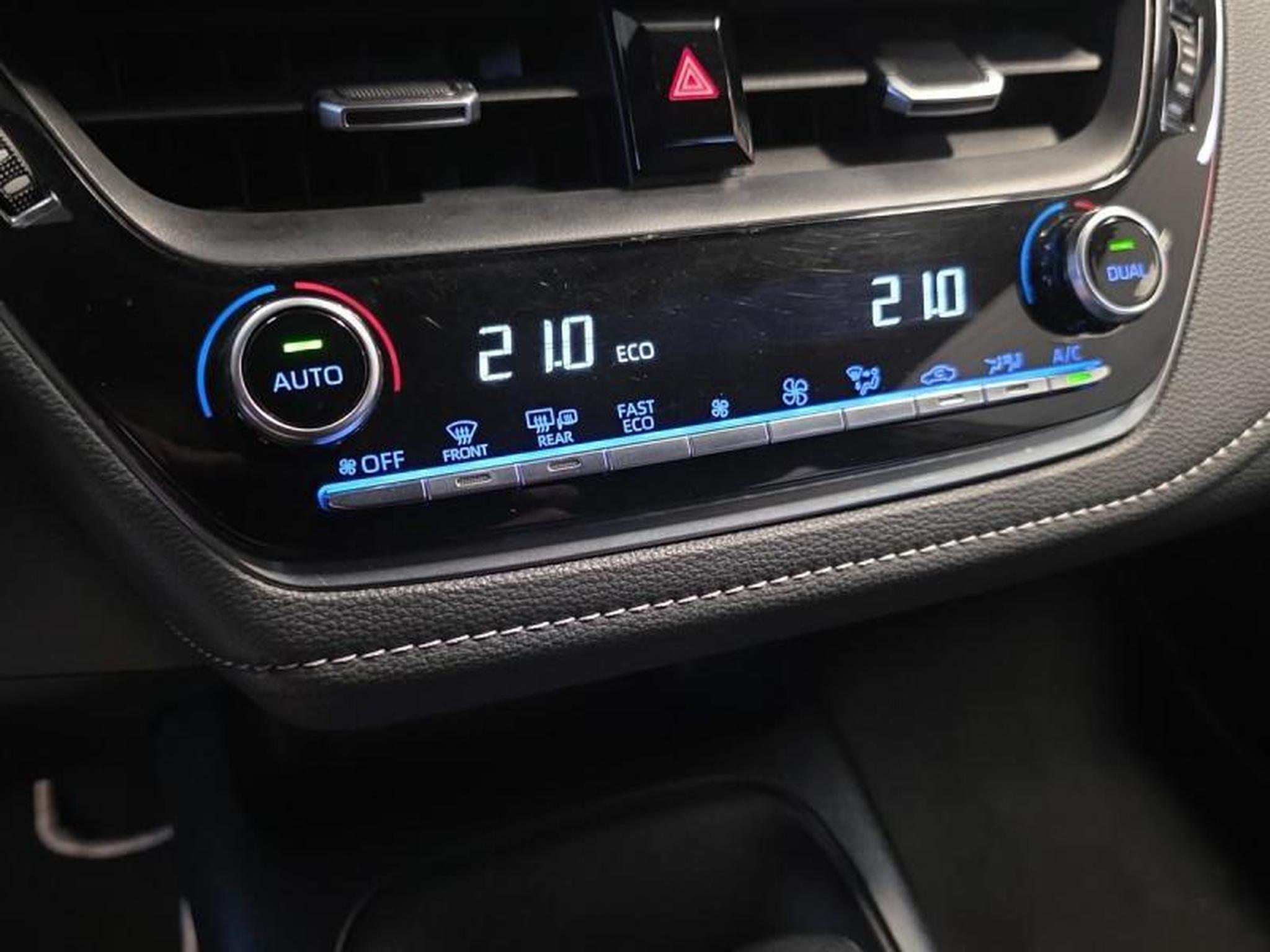 Toyota Corolla – Image 8