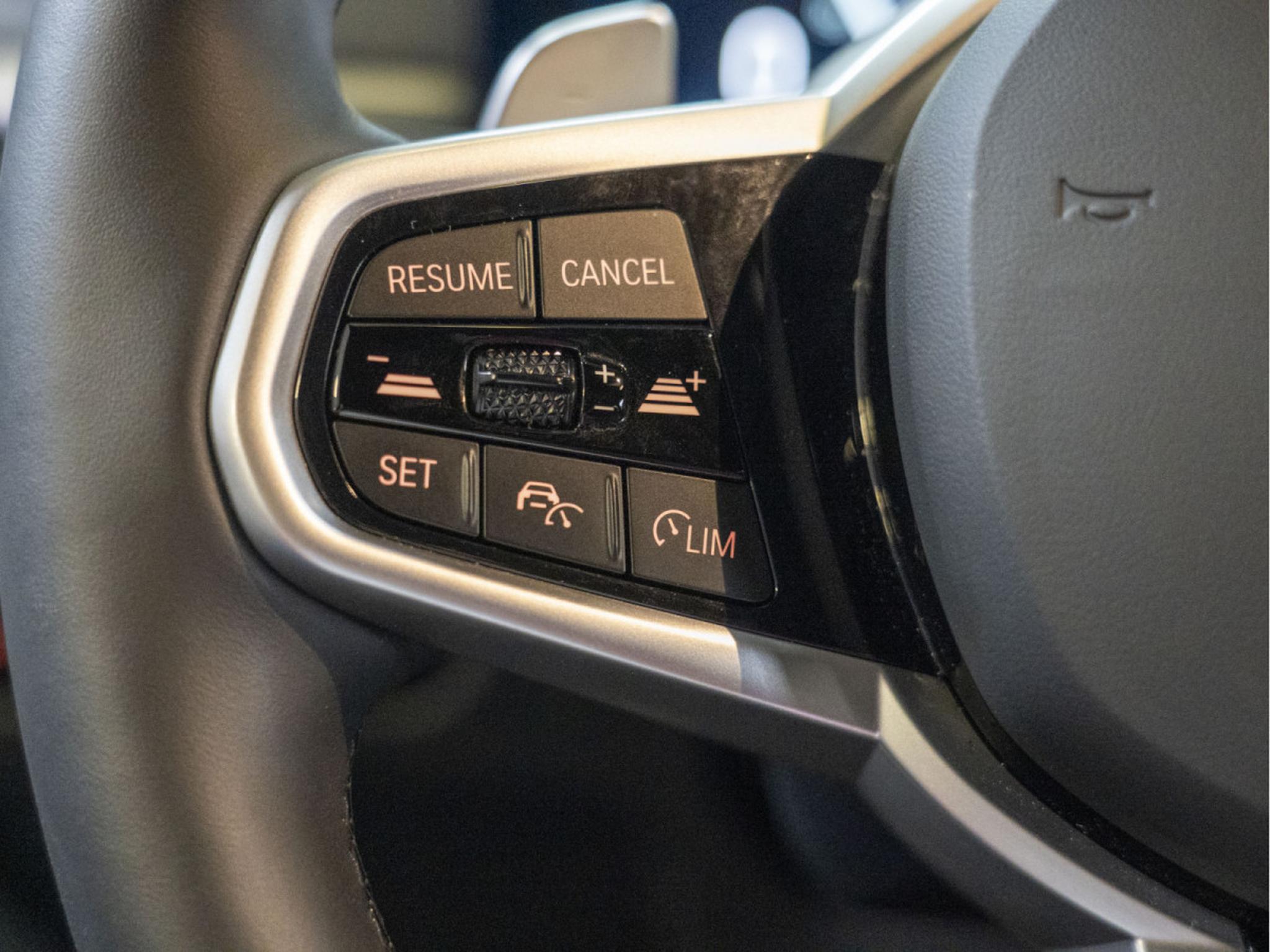 BMW 330 – Image 13