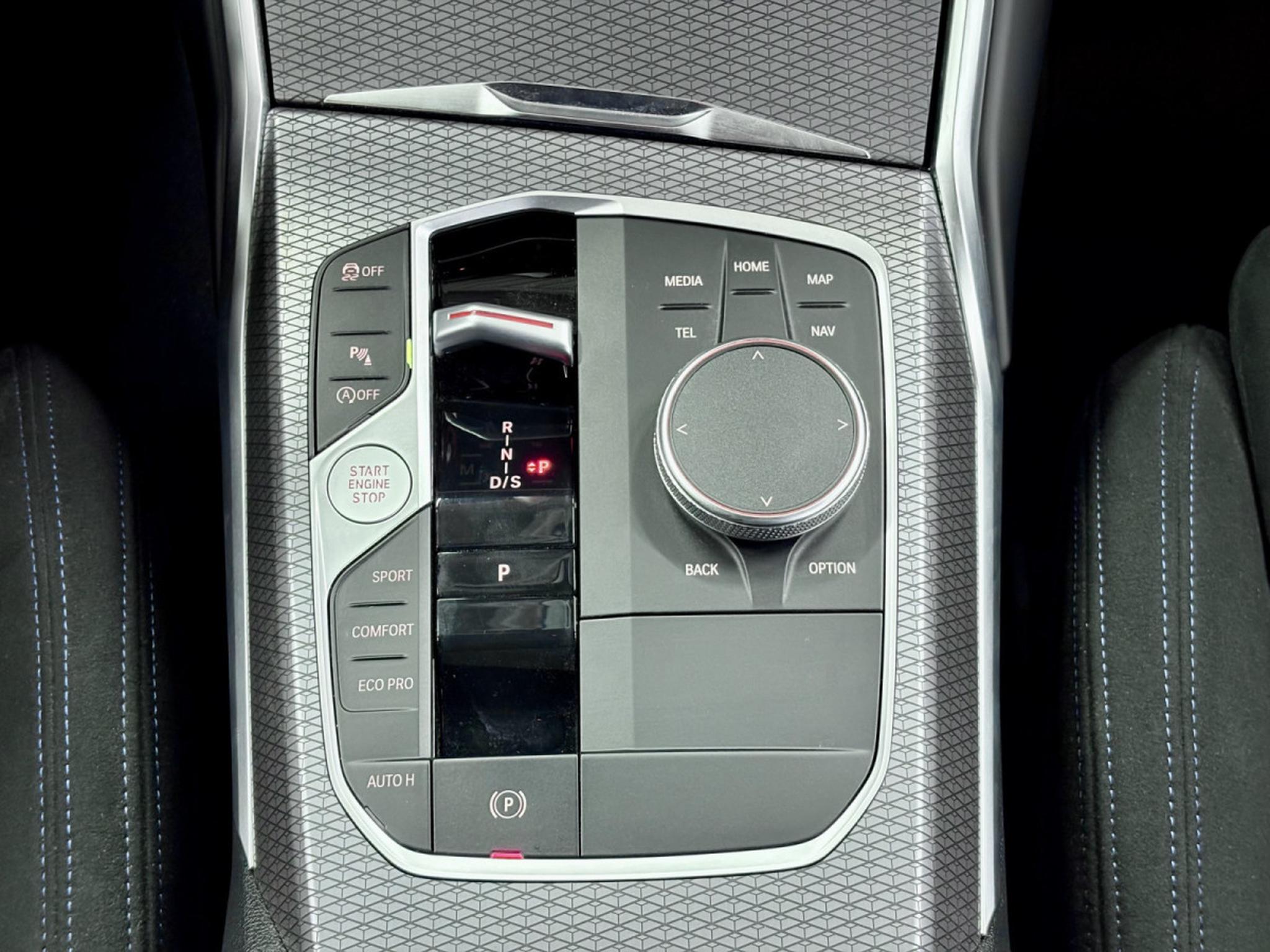 BMW 330 – Image 15