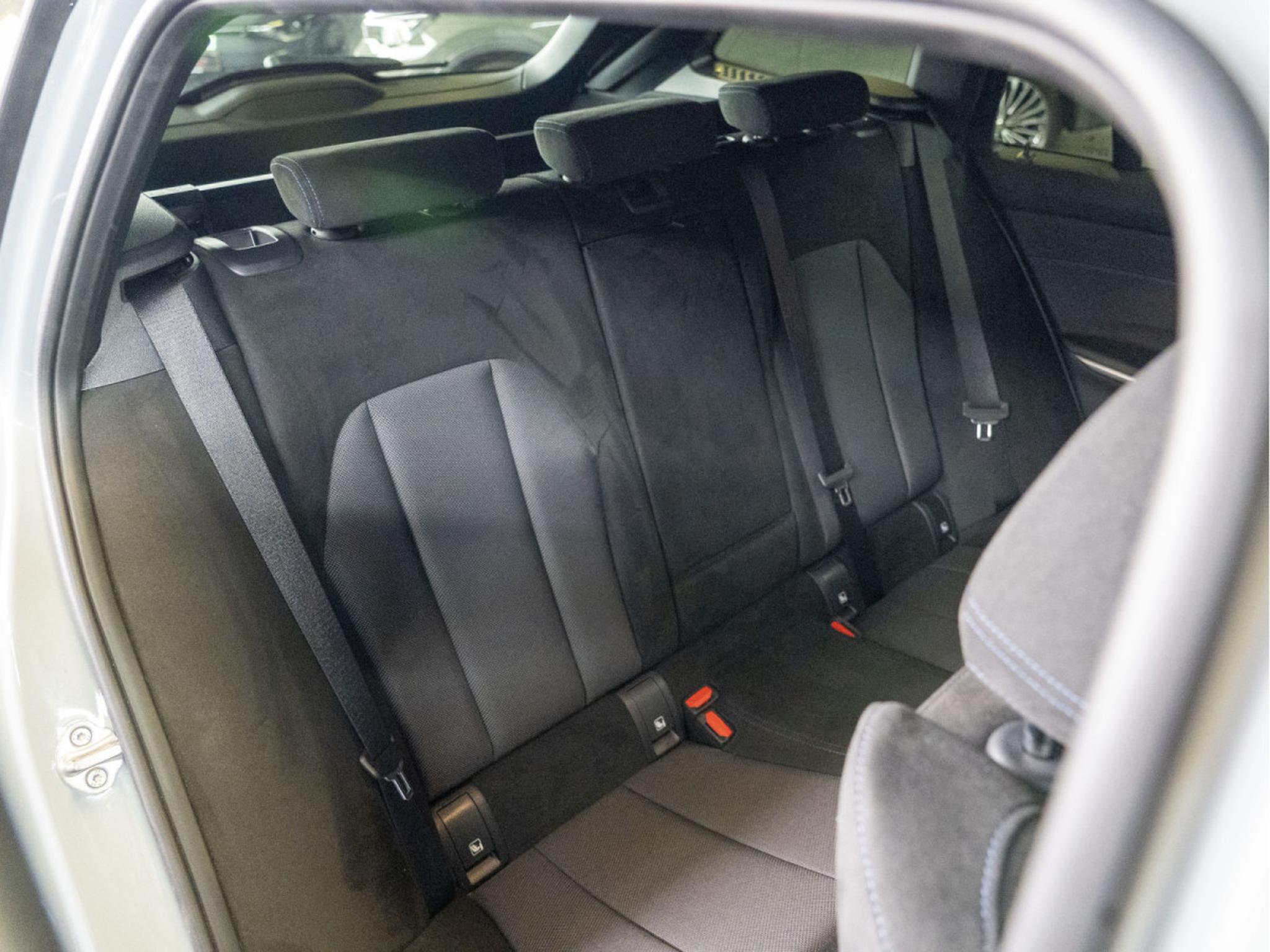 BMW 330 – Image 21