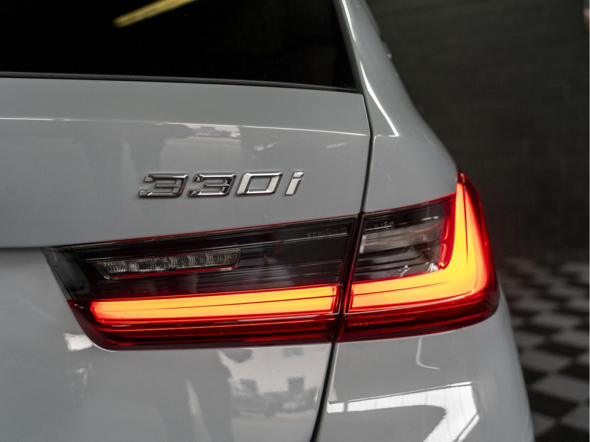 BMW 330 – Image 23