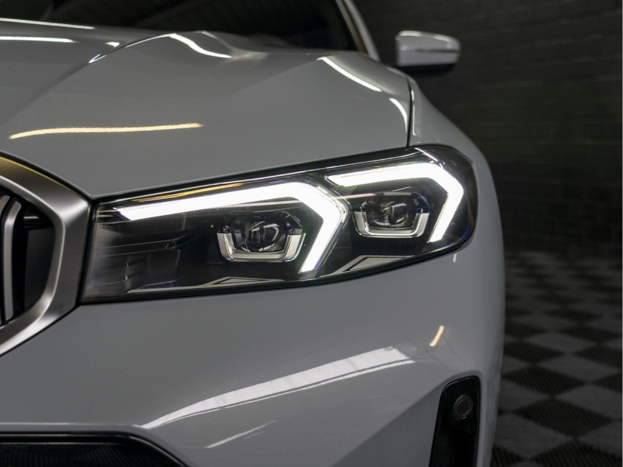 BMW 330 – Image 24