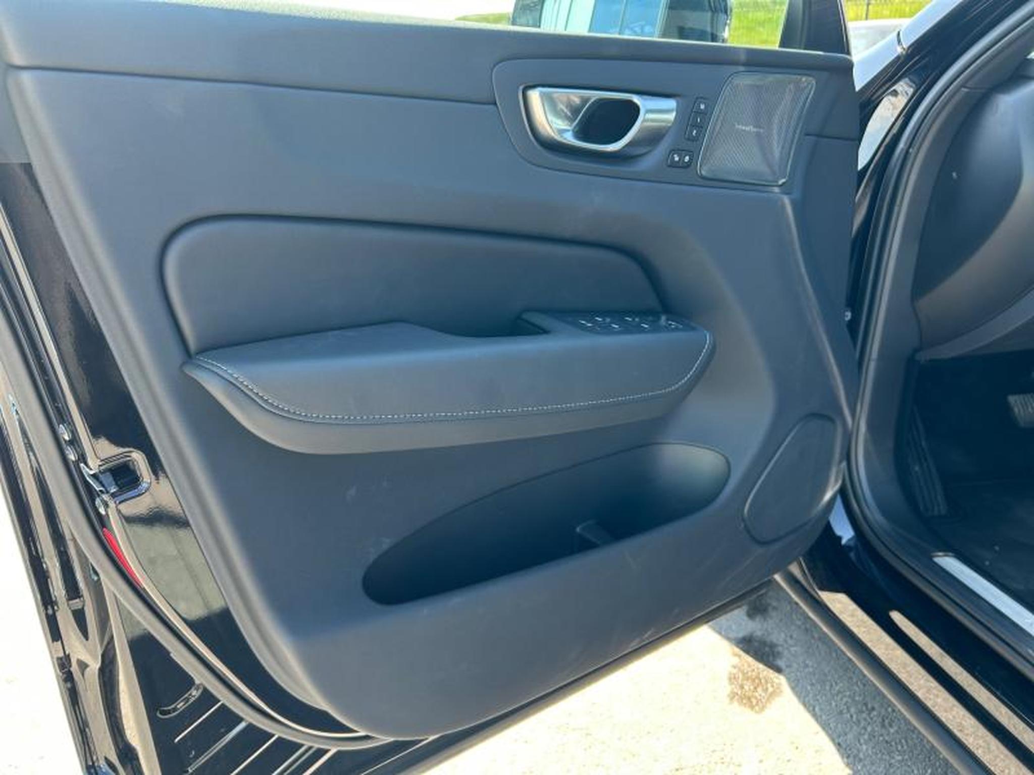 Volvo XC60 – Image 3