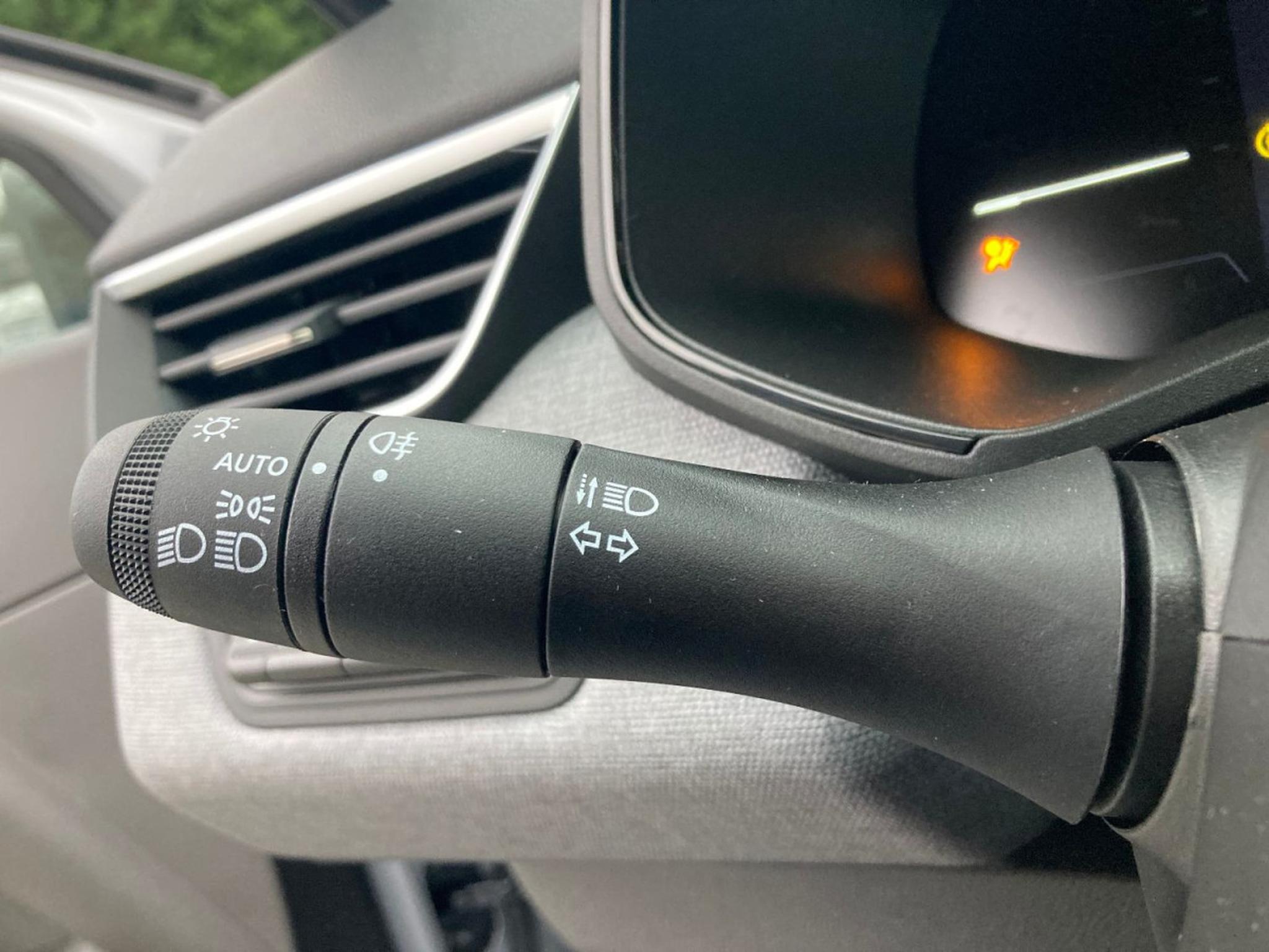 Renault Clio – Image 13