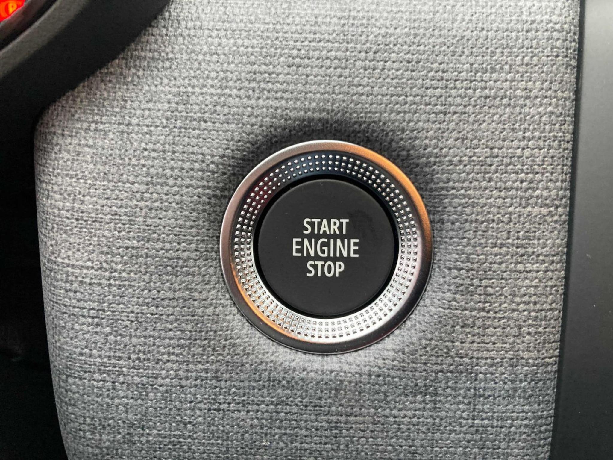 Renault Clio – Image 8