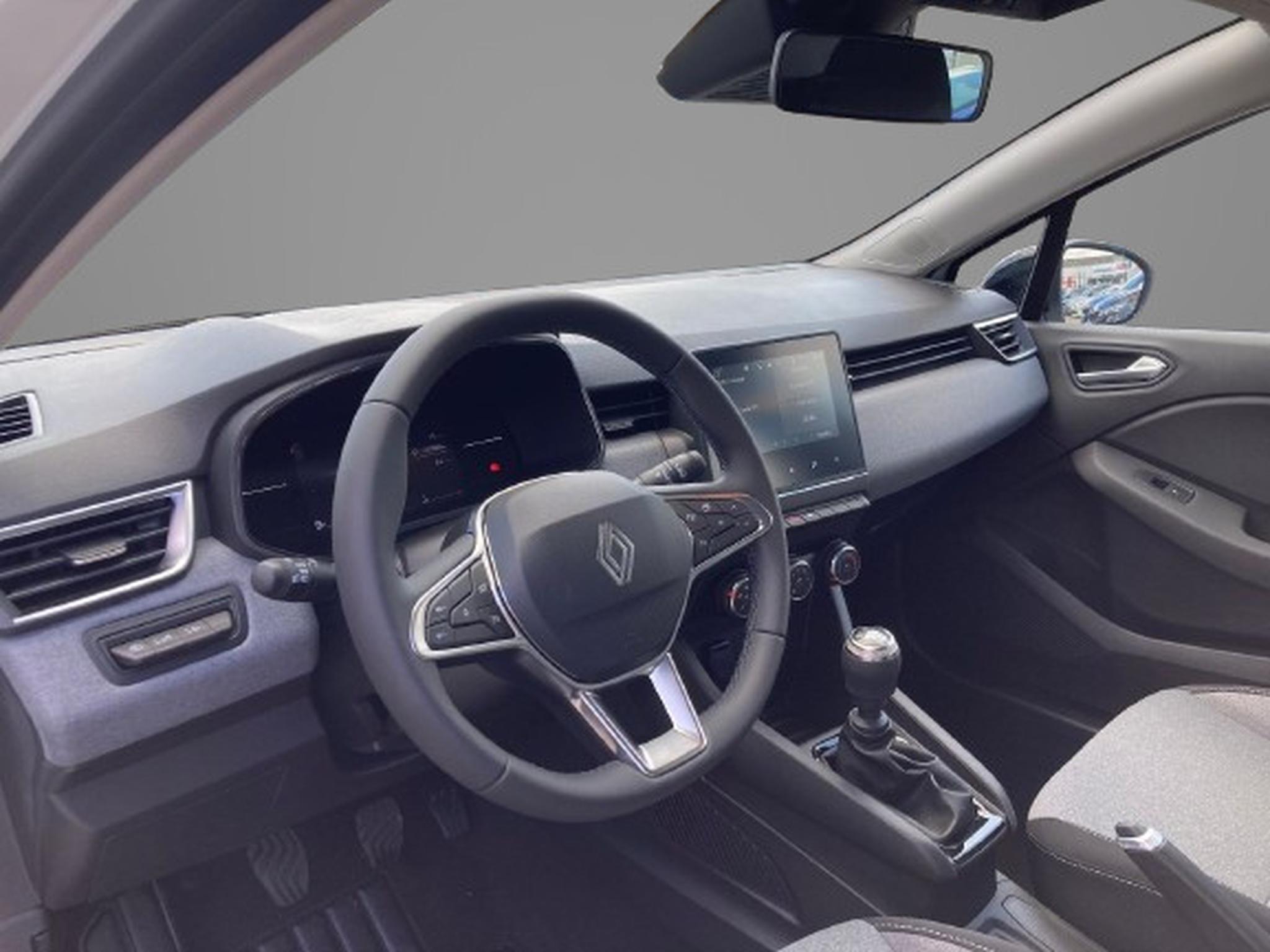 Renault Clio – Image 18