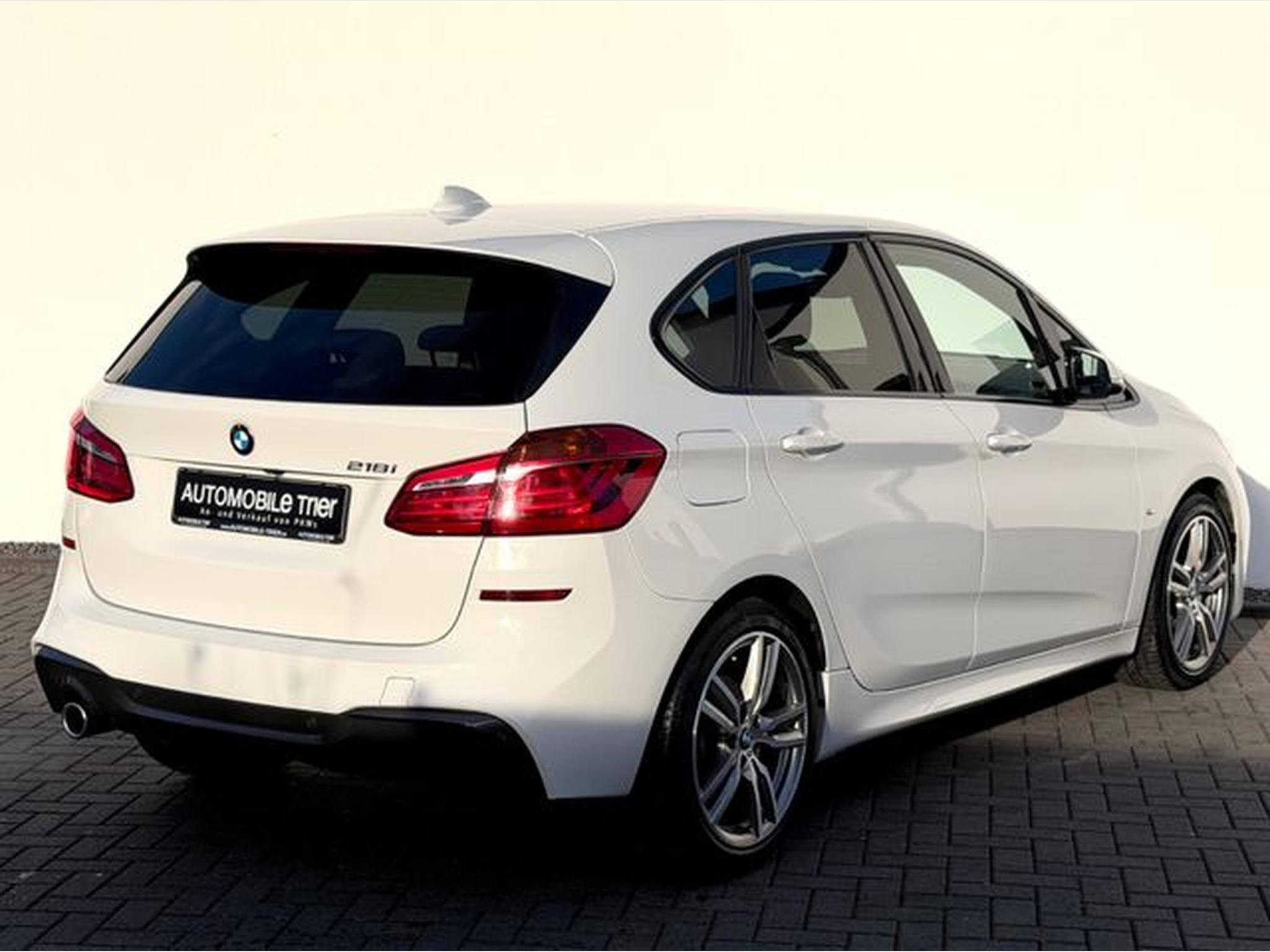 BMW 218 – Image 13