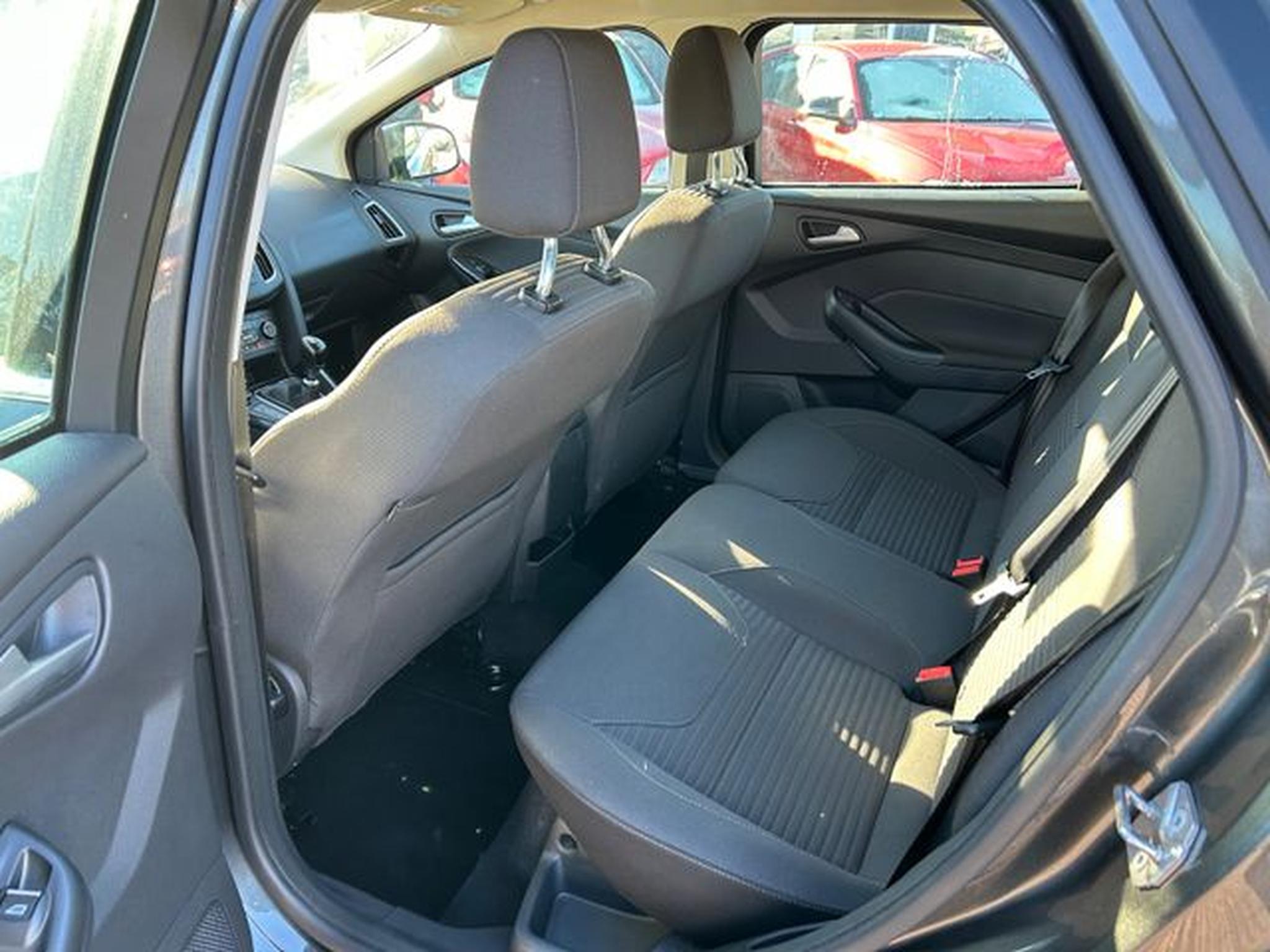 Ford Focus – Image 7